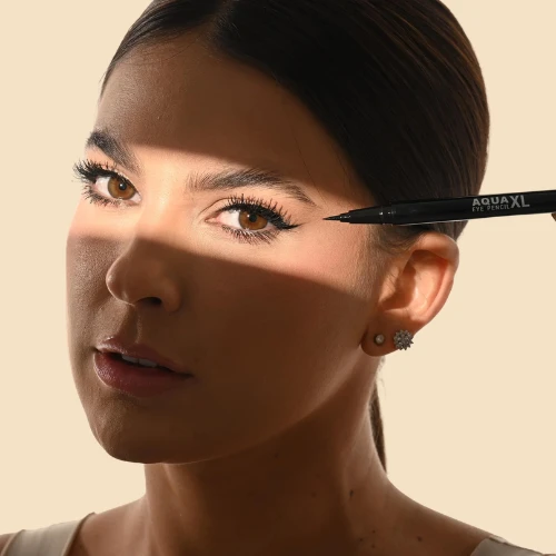 Delineador de ojos Aqua XL OG 2