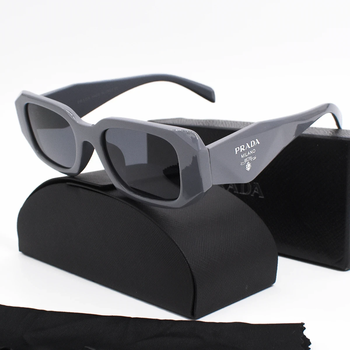 Lentes de Sol Prada gris 2