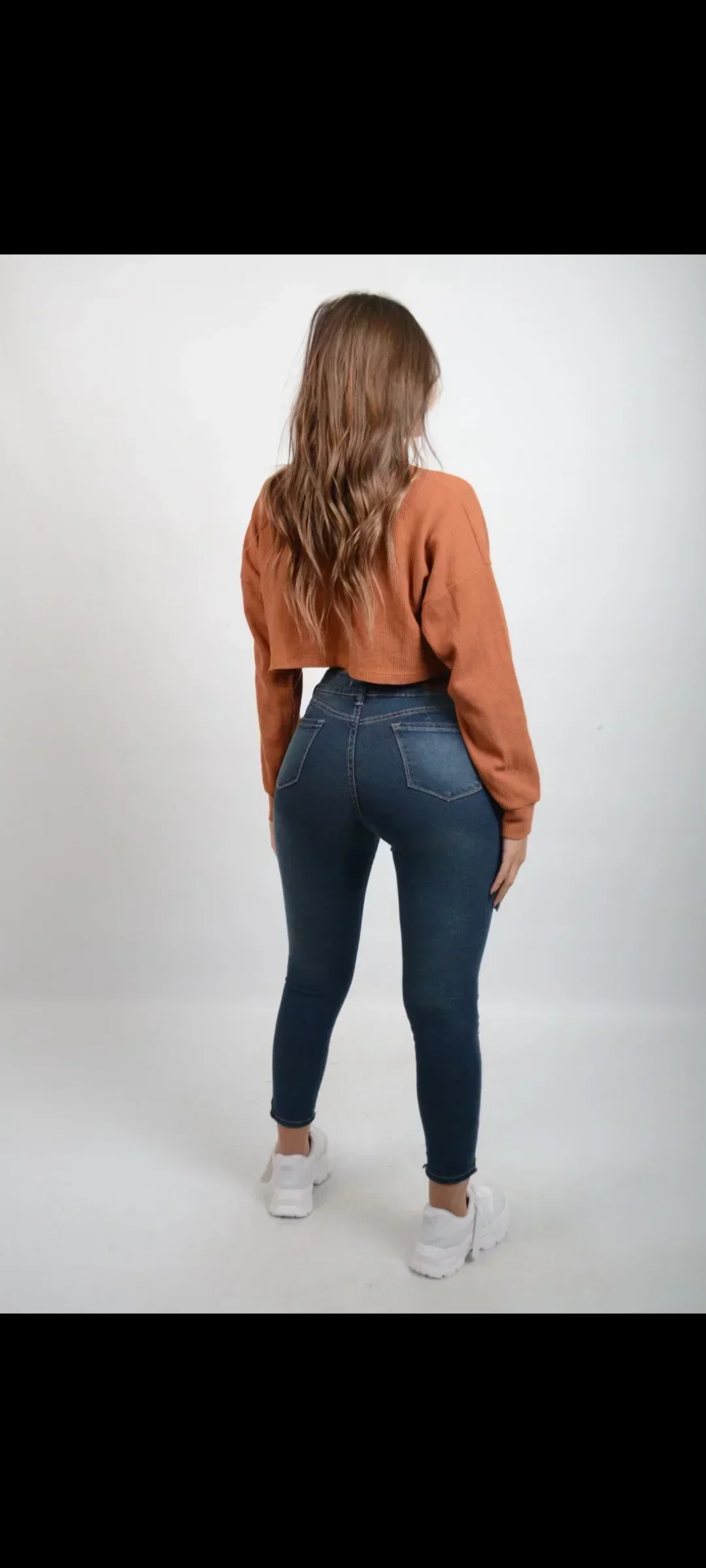 JEANS VERSUS
