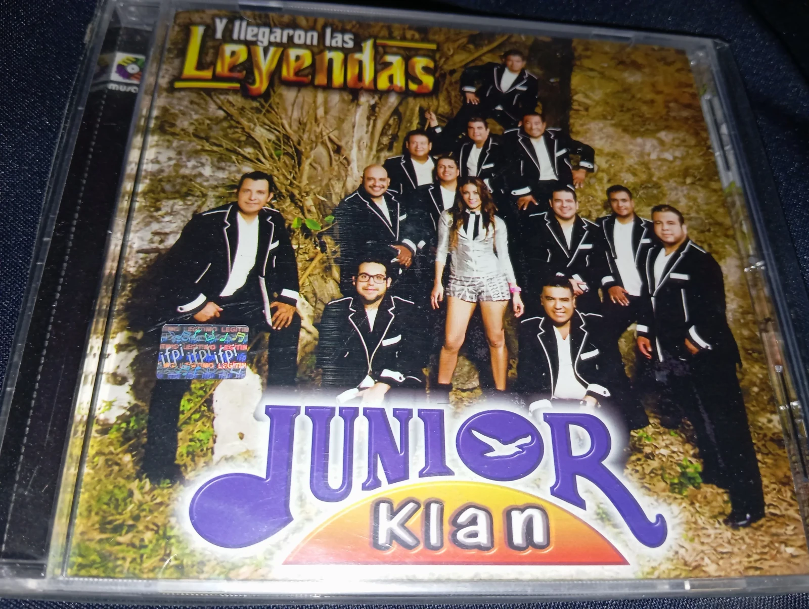 Junior Klan - Y Llegaron Las Leyendas (MEXICO)