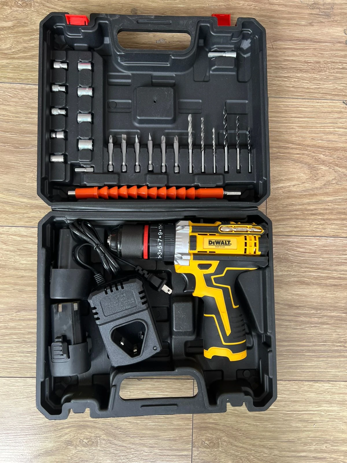 Taladro 18V Dewalt con mandril 12 I