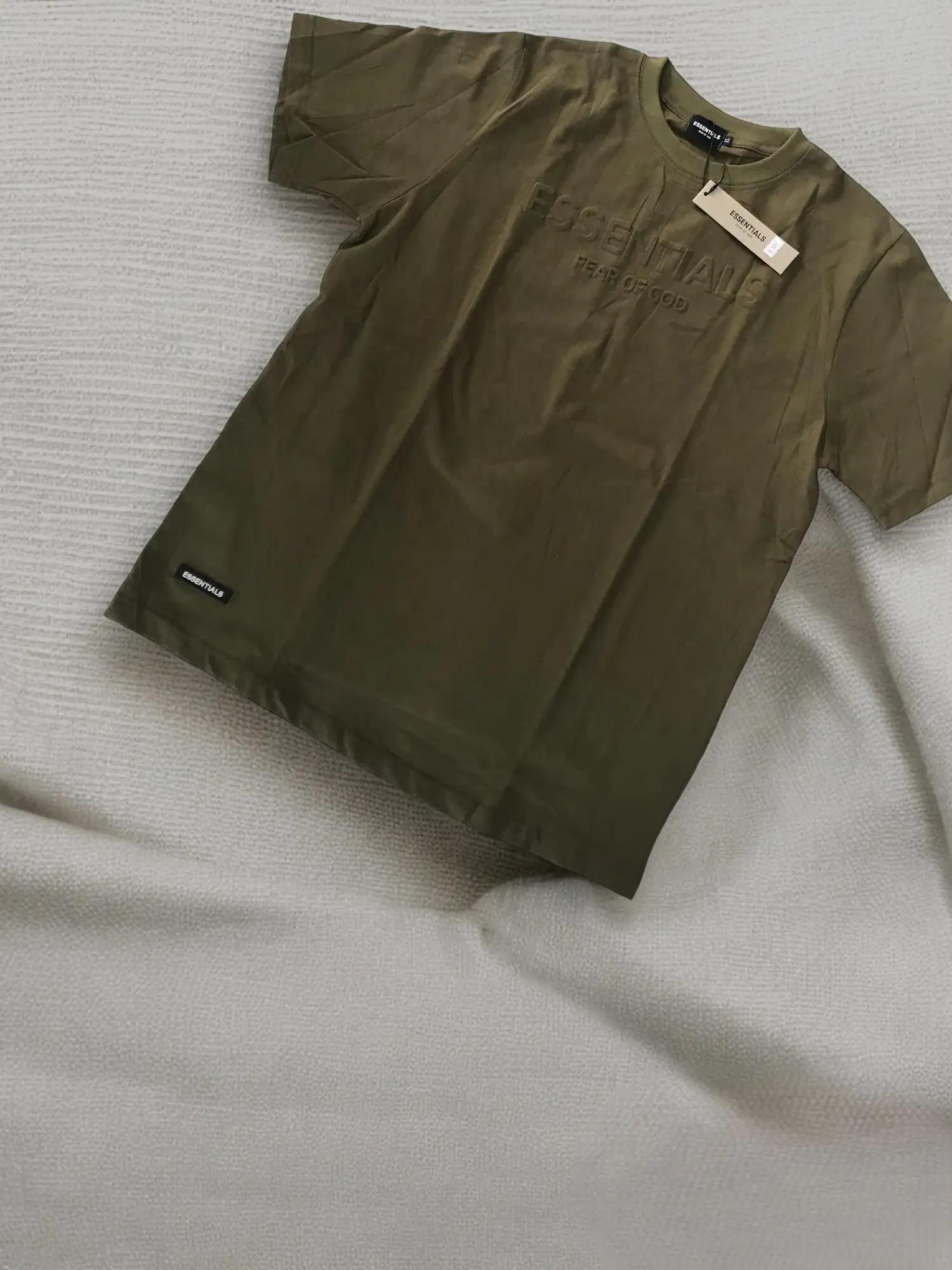 Camiseta Essentials Verde Oliva