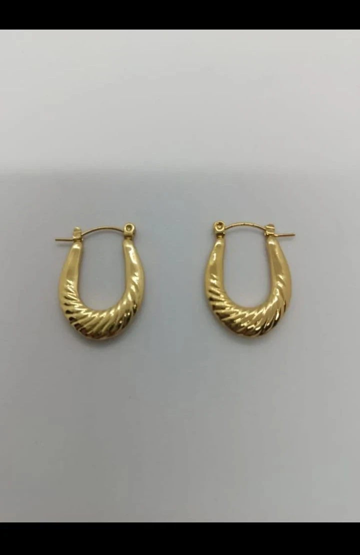 Zarcillos con diseños casuales  5