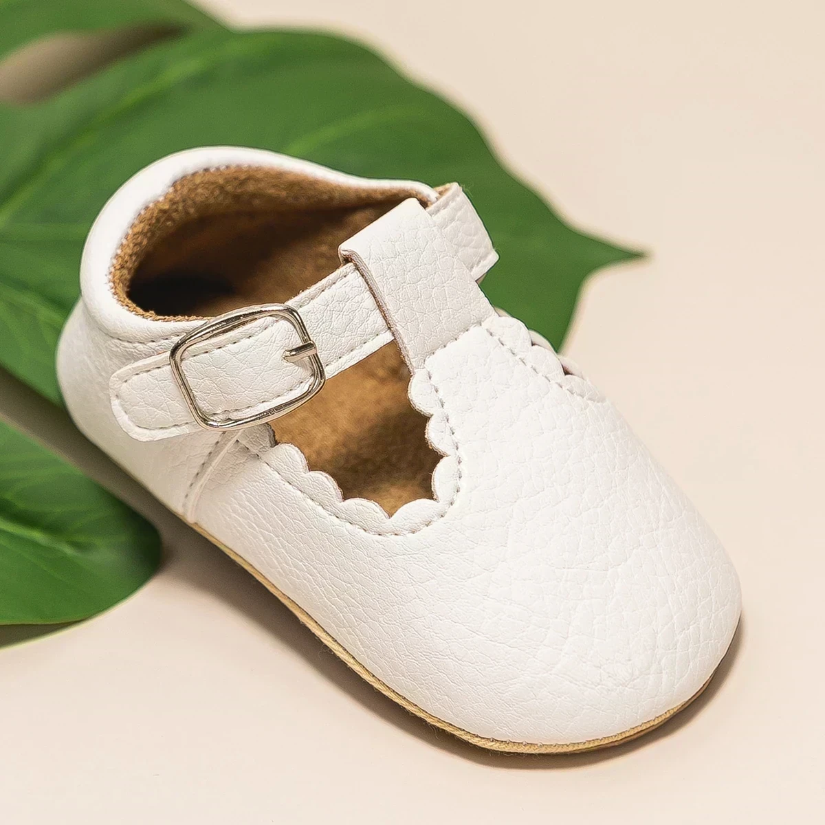 ZAPATITOS BLANCO CINTURÓN  3