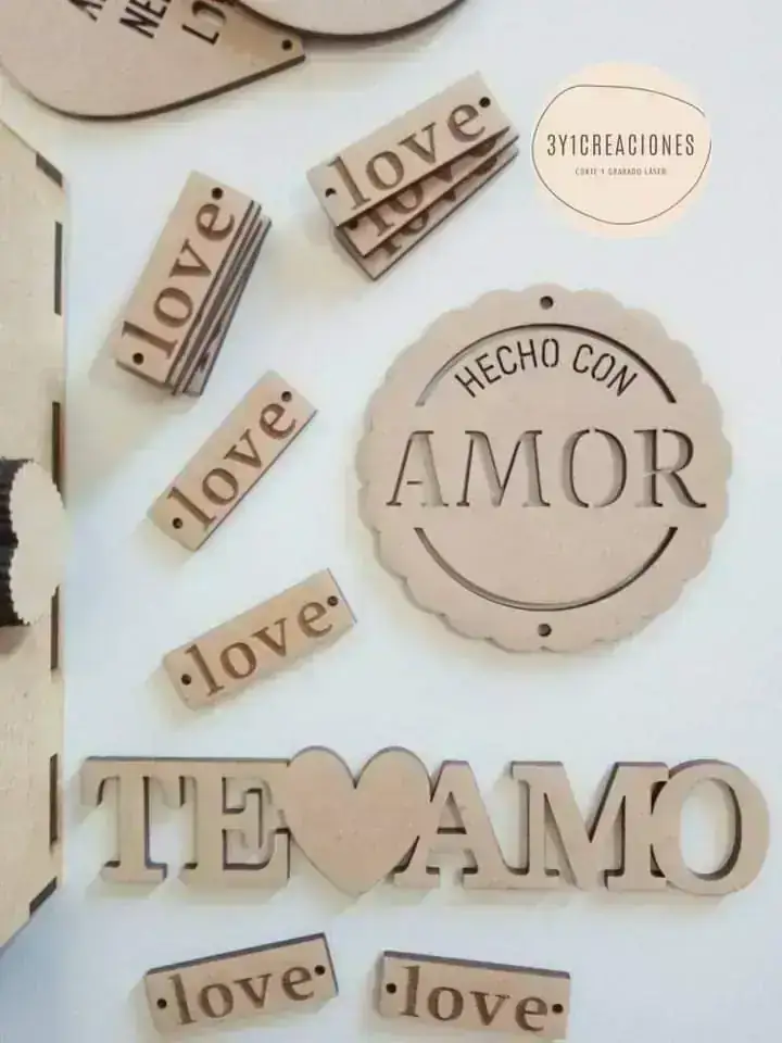 TAG HECHO CON AMOR