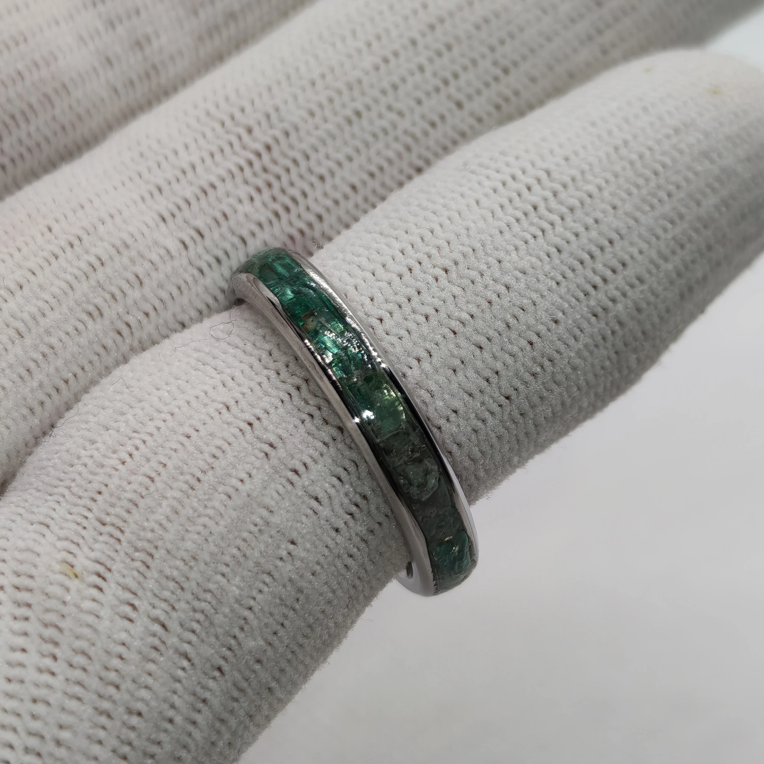 Anillo Talla 8.5 solo Esmeraldas Cristal  2