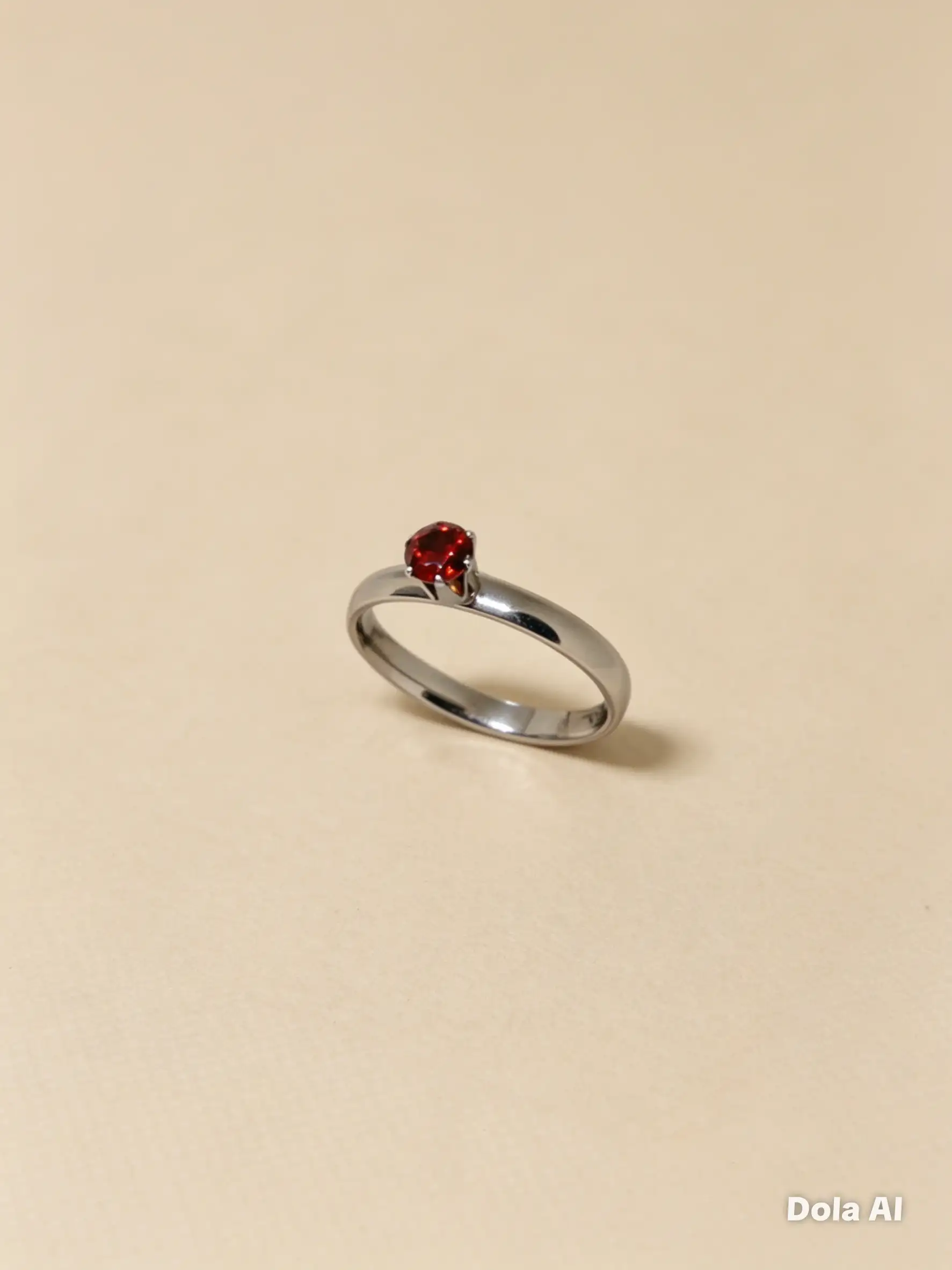 Anillo solitario piedra roja