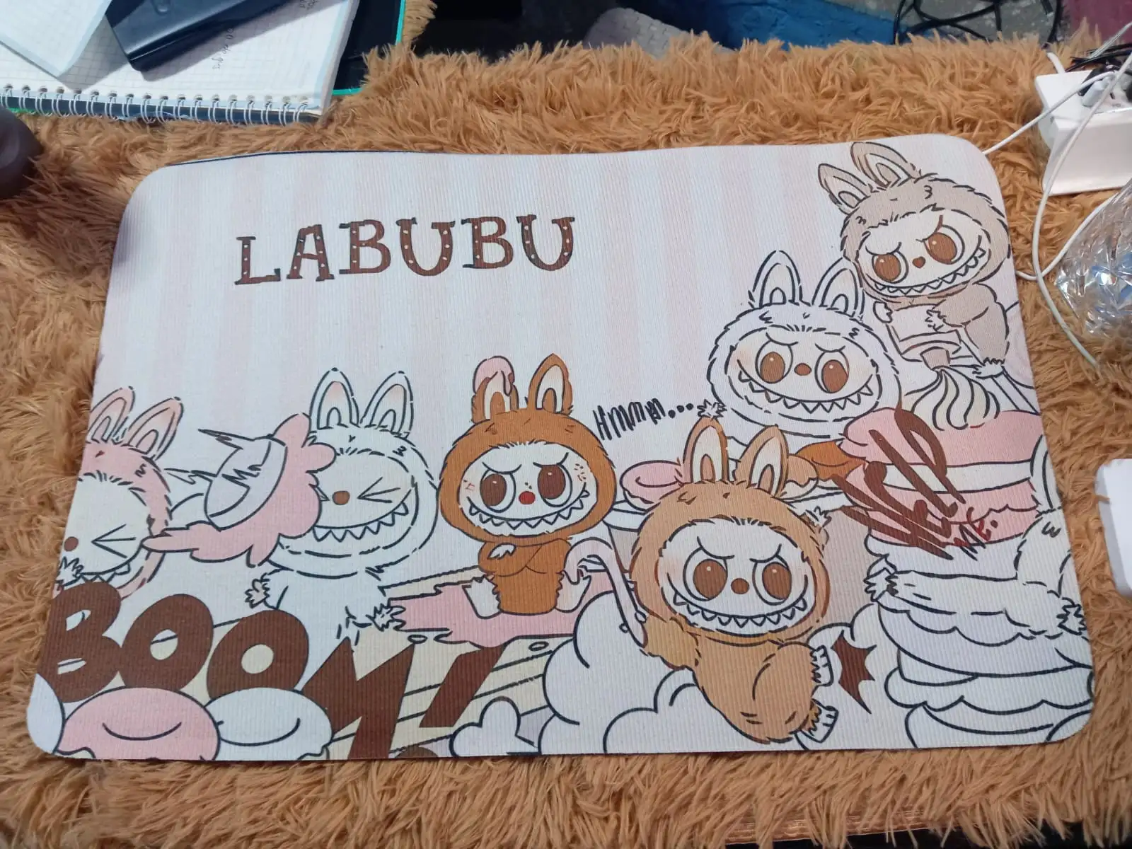 Tapetes labubu