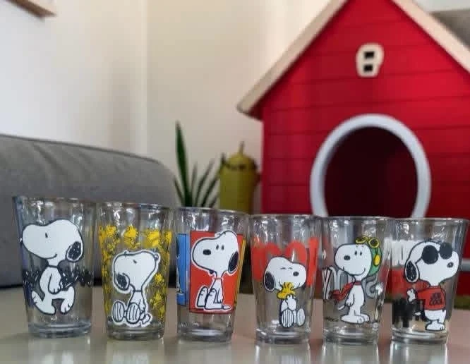Paquete de 6 vasos de vidrio snoopy coleccion peanuts premium
