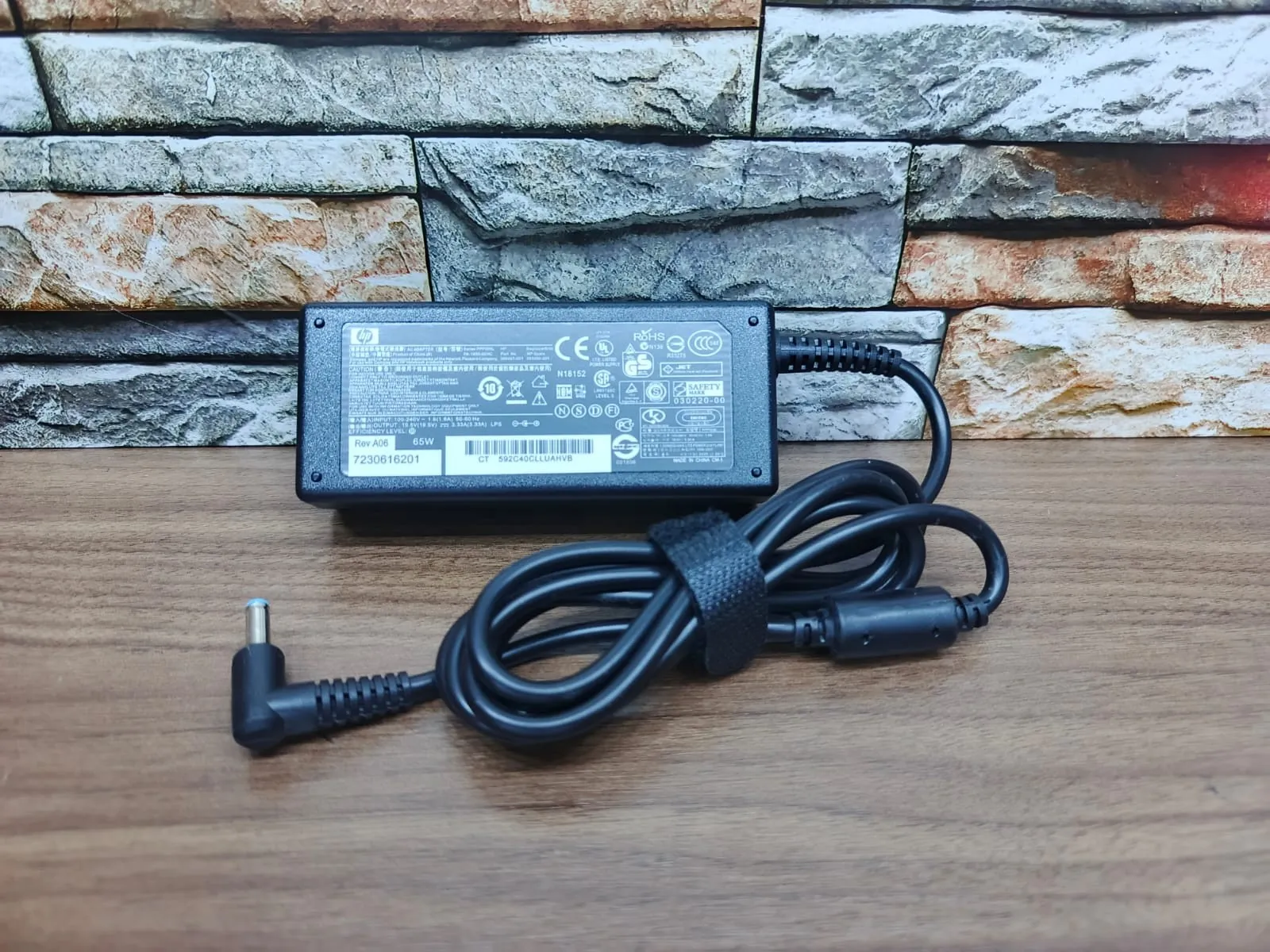 CARGADOR LAPTOP HP65WM 19.5V 3.33A PUNTA AZUL