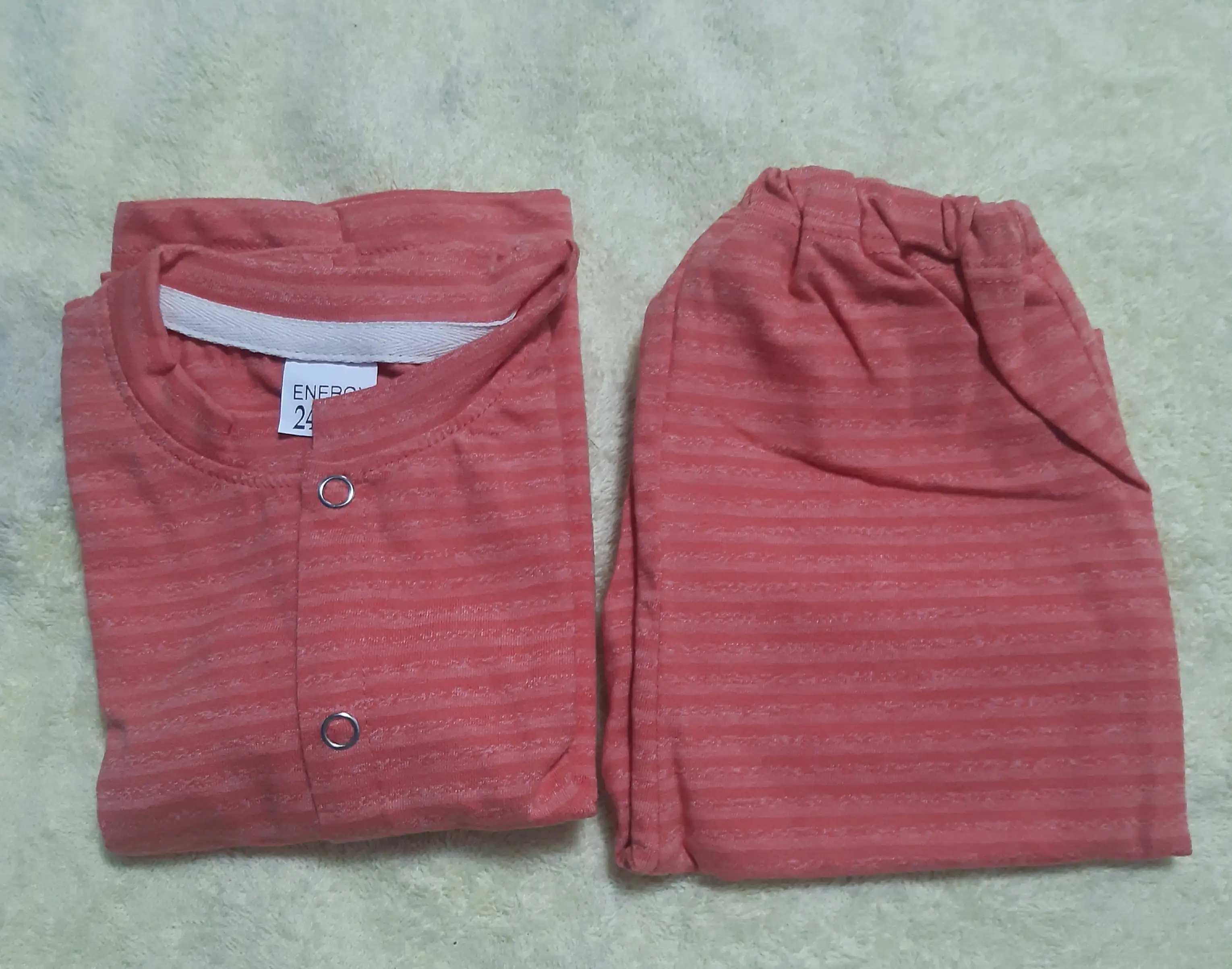 Terno bebe pantalon y saquito  3