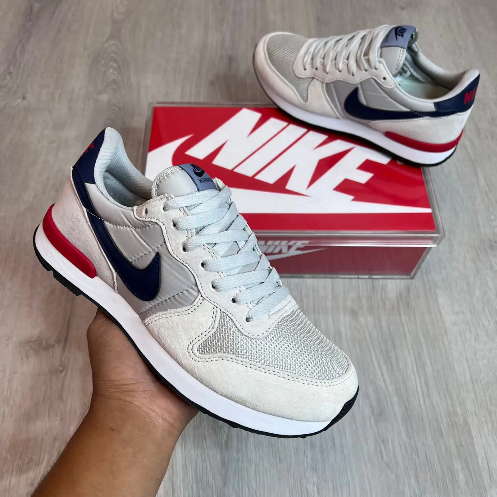 NIKE INTERNACIONAL hombre  3
