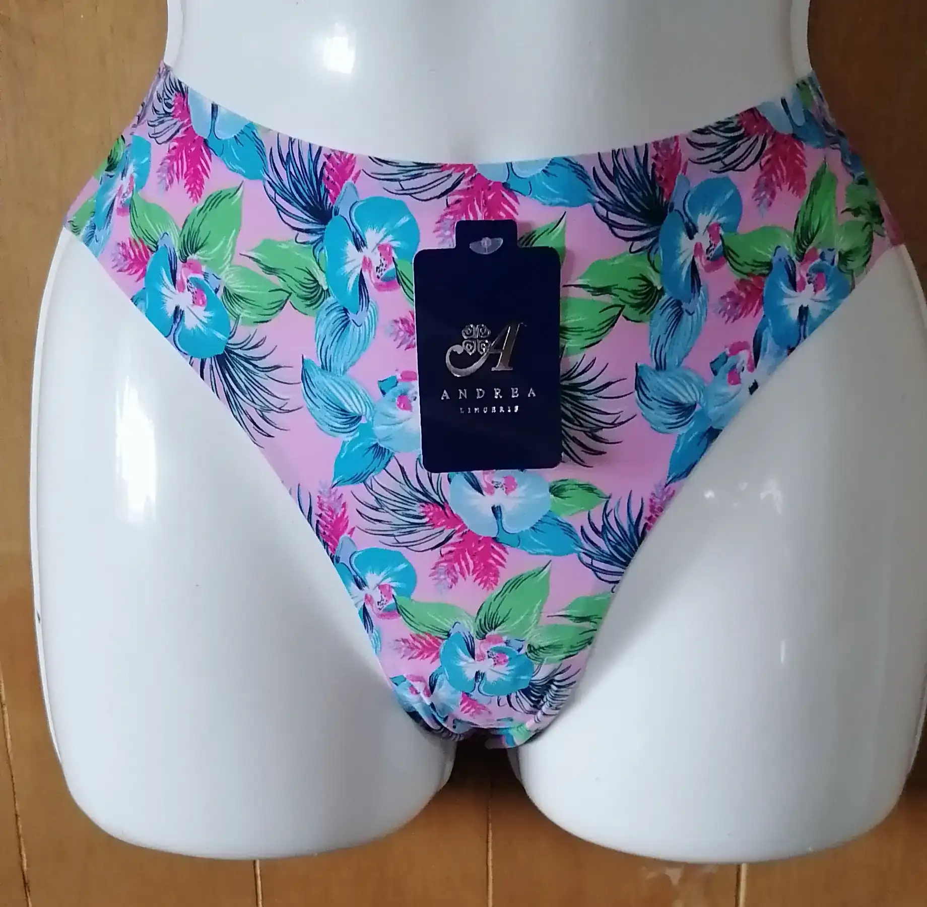 Panty rosa floreada