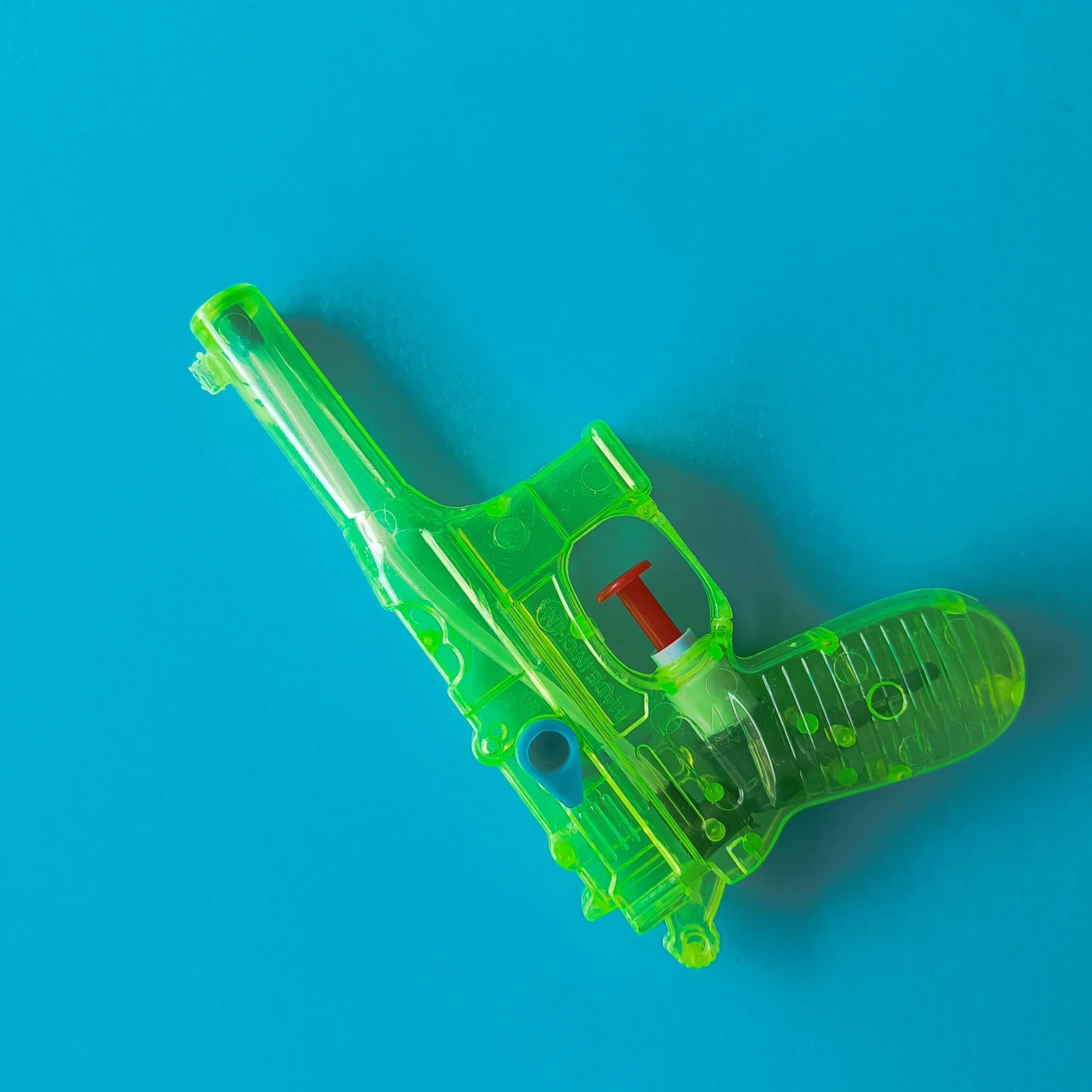 PISTOLA AGUA PEQUEÑA  2