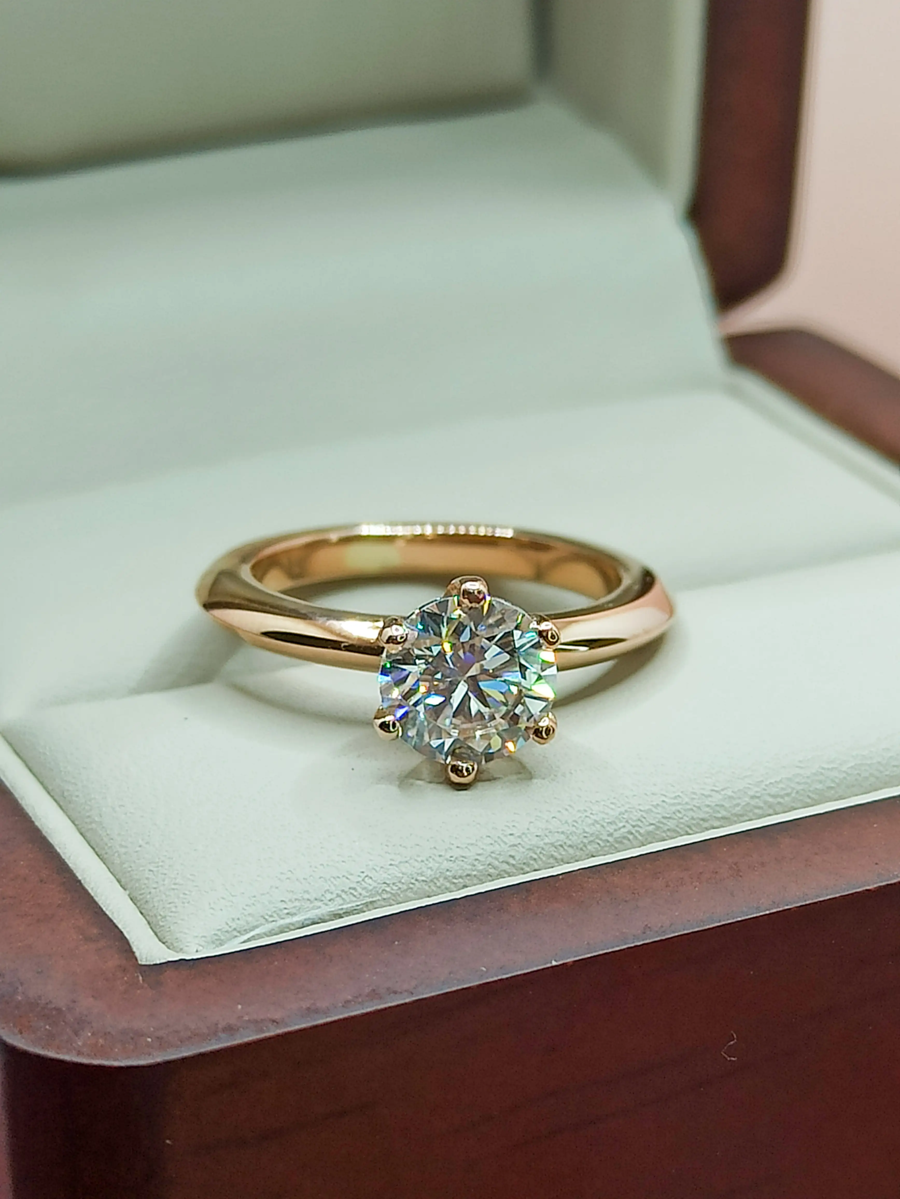 Anillo Tiffany Moissanita  2