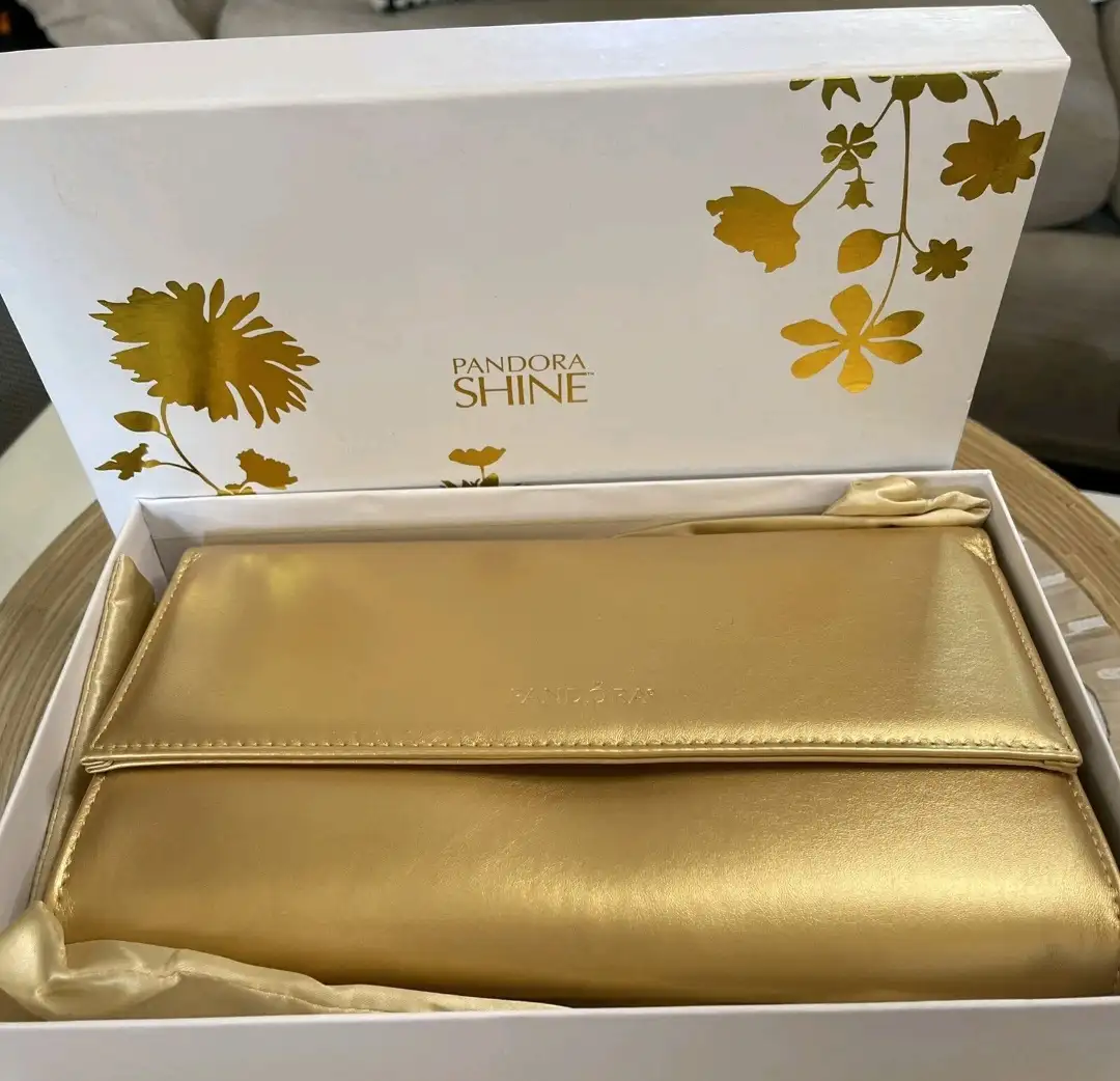 Pandora - sobre de mano shine gold 3