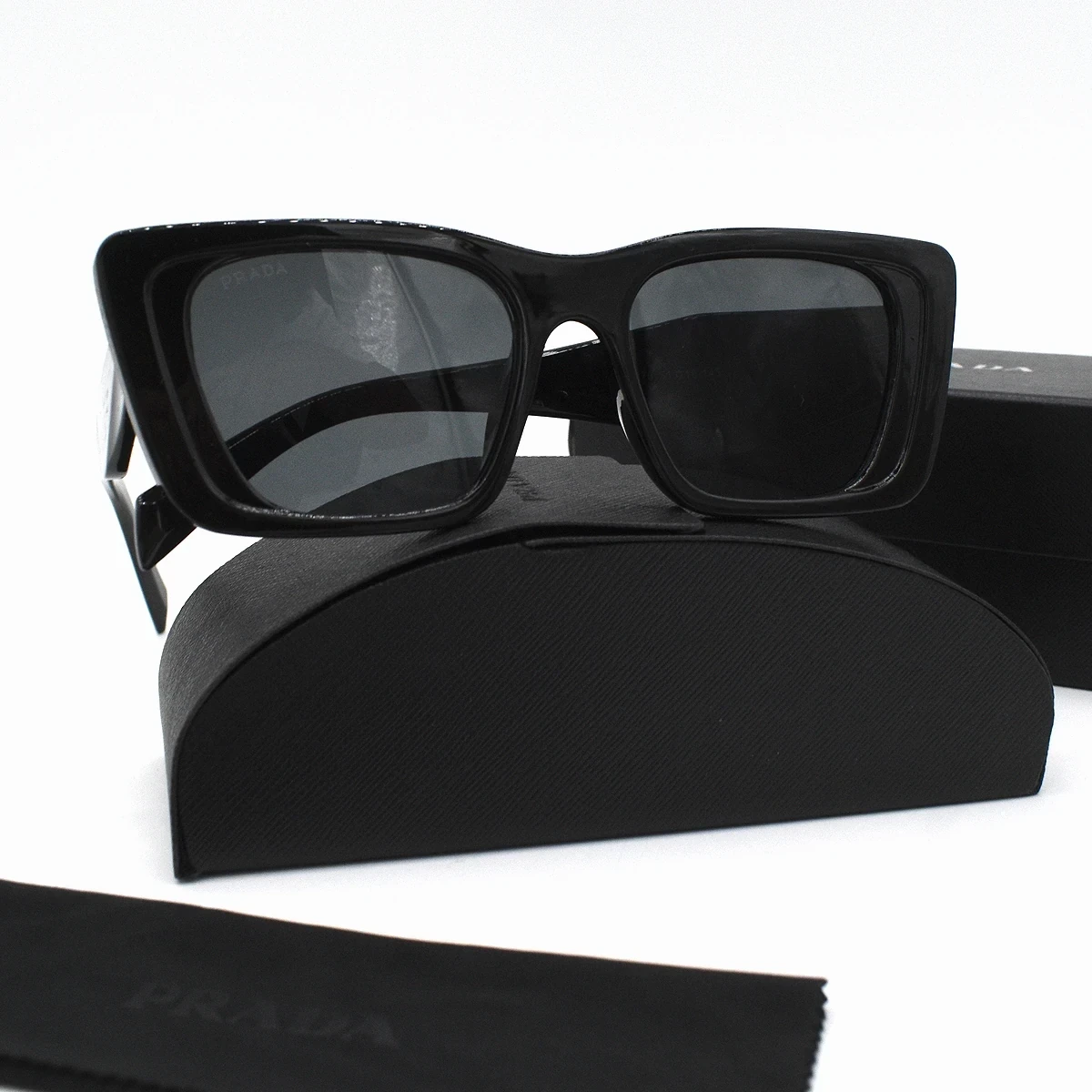 Lentes de Sol Prada SPR08Y 3