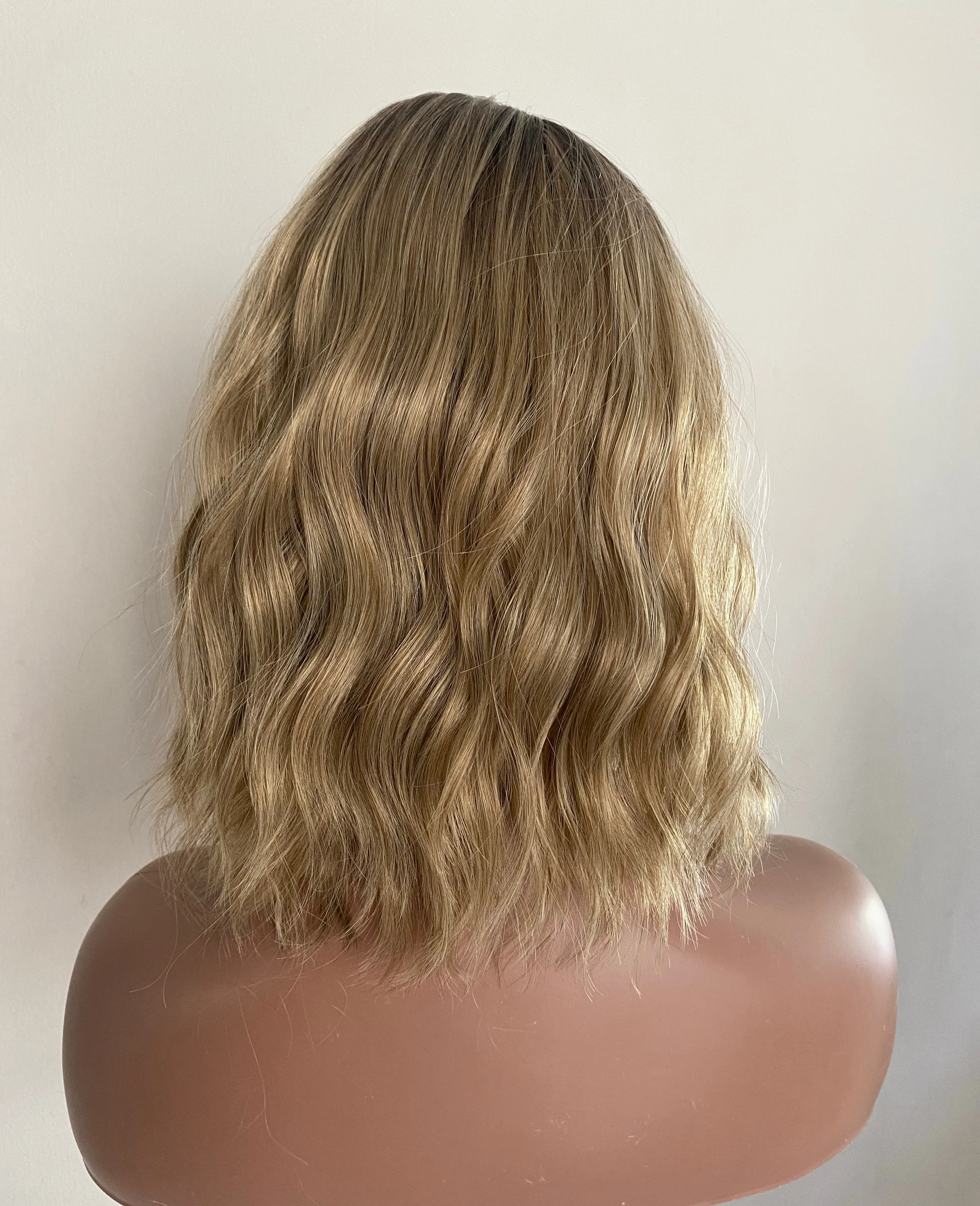 Peluca Rubia 12” con galluza  3