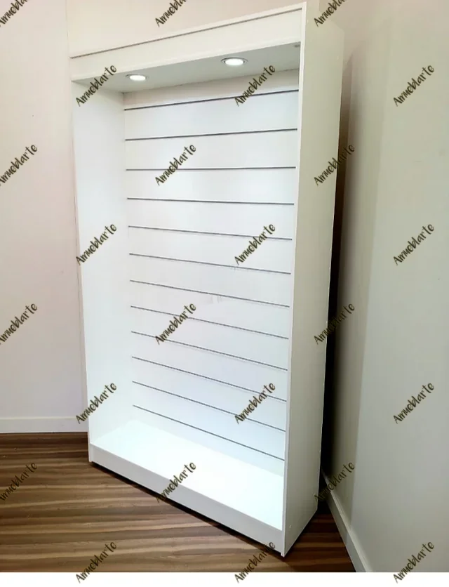 Mostrador con tablero ranurado 