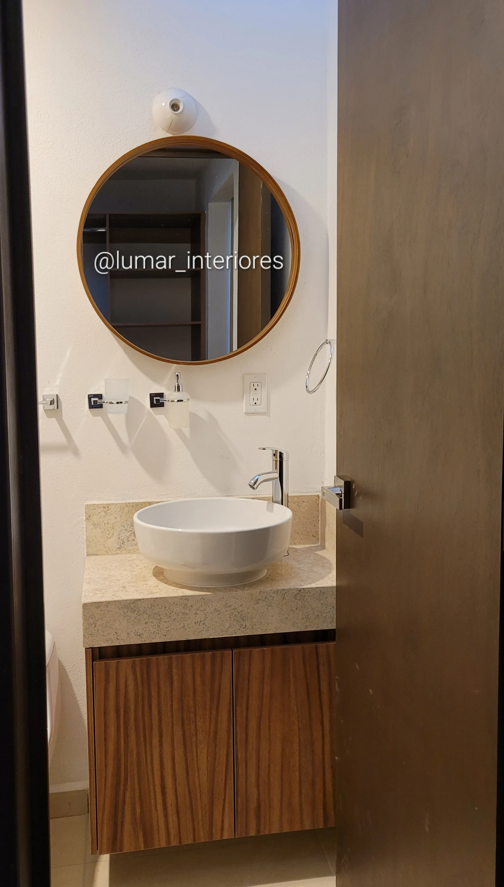 Redondo para Baño Tipo Solera en Madera Espejo  6