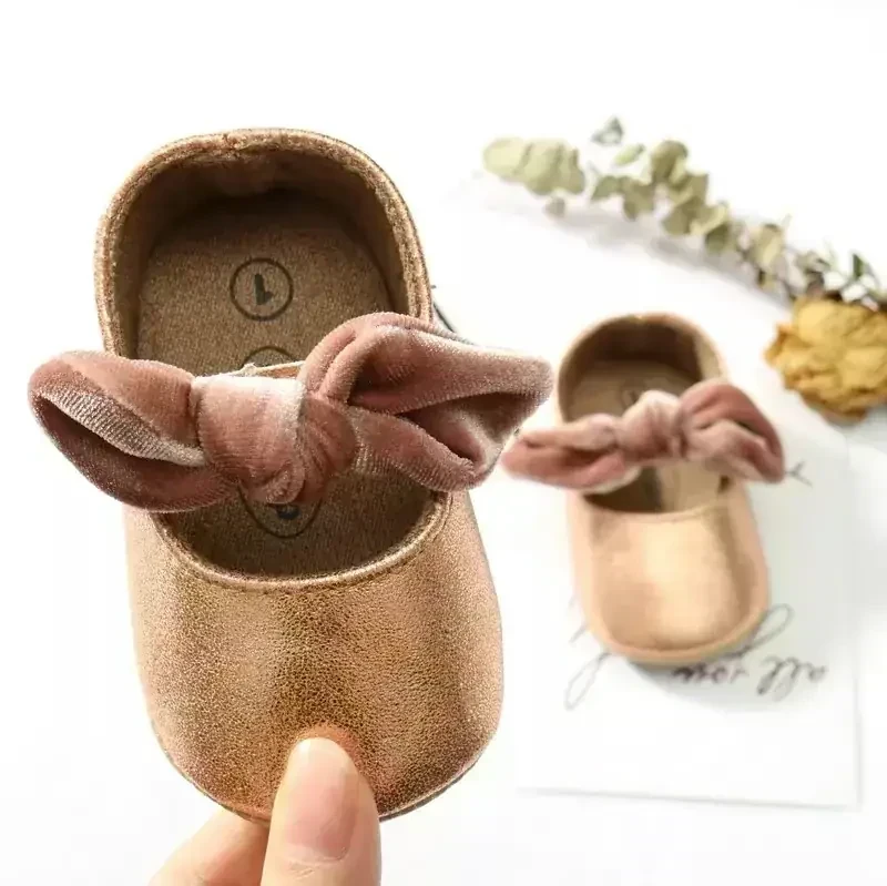 ZAPATITOS ORO
