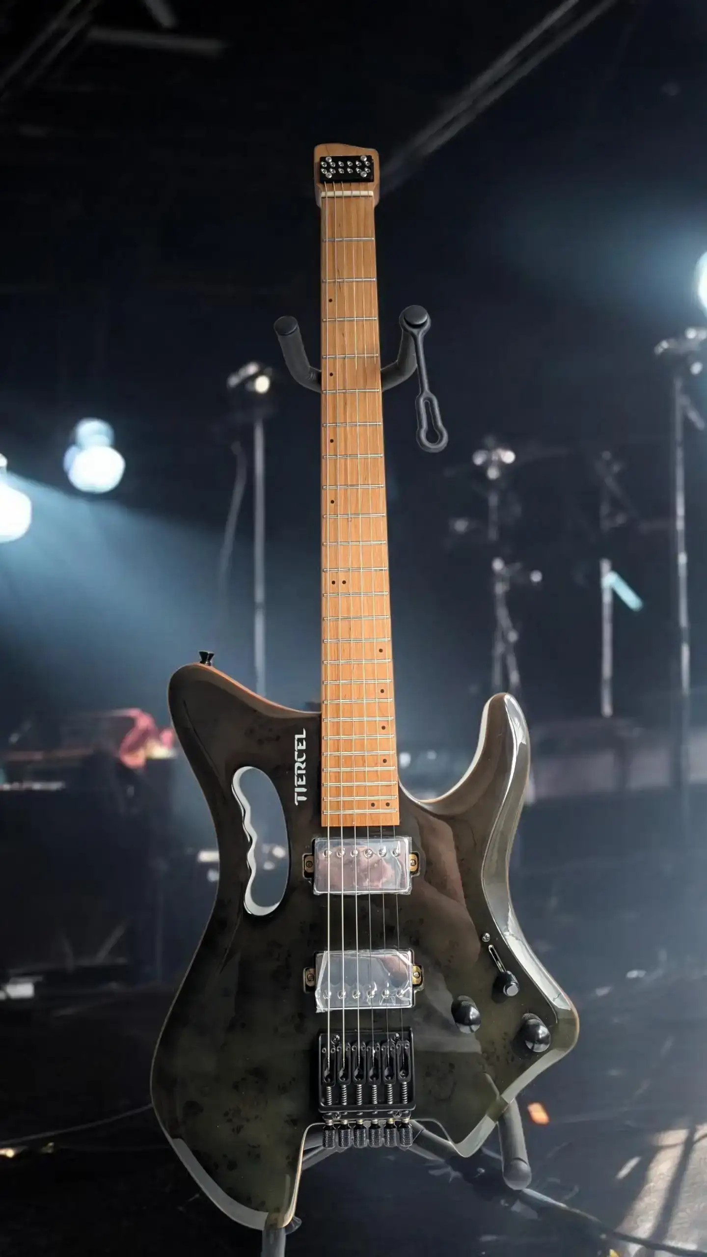 Guitarra Eléctrica Headless Tiercel Black Lake 