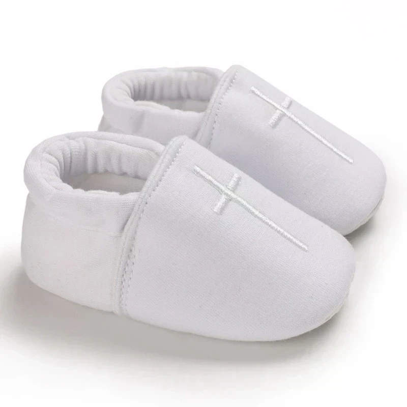 BAUTIZO ZAPATITOS BLANCOS 2