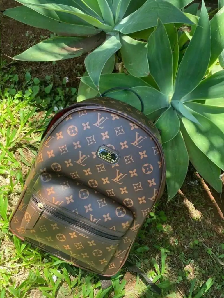 Mochila + Necessaire kit 4