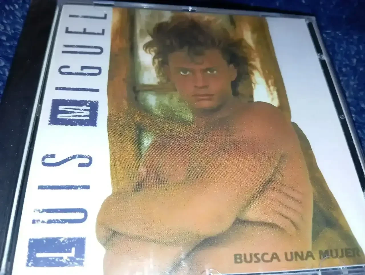 Luis Miguel - Busca Una Mujer (ARGENTINA)