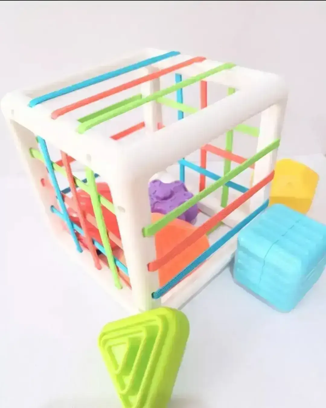 Cubo con figuras texturizadas  3