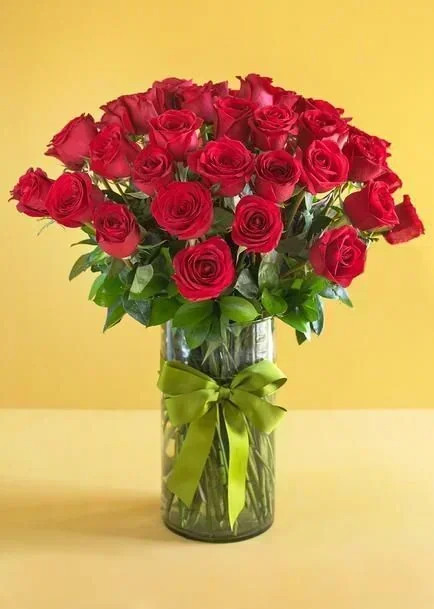  J1 Jarron 48 Rosas color roja