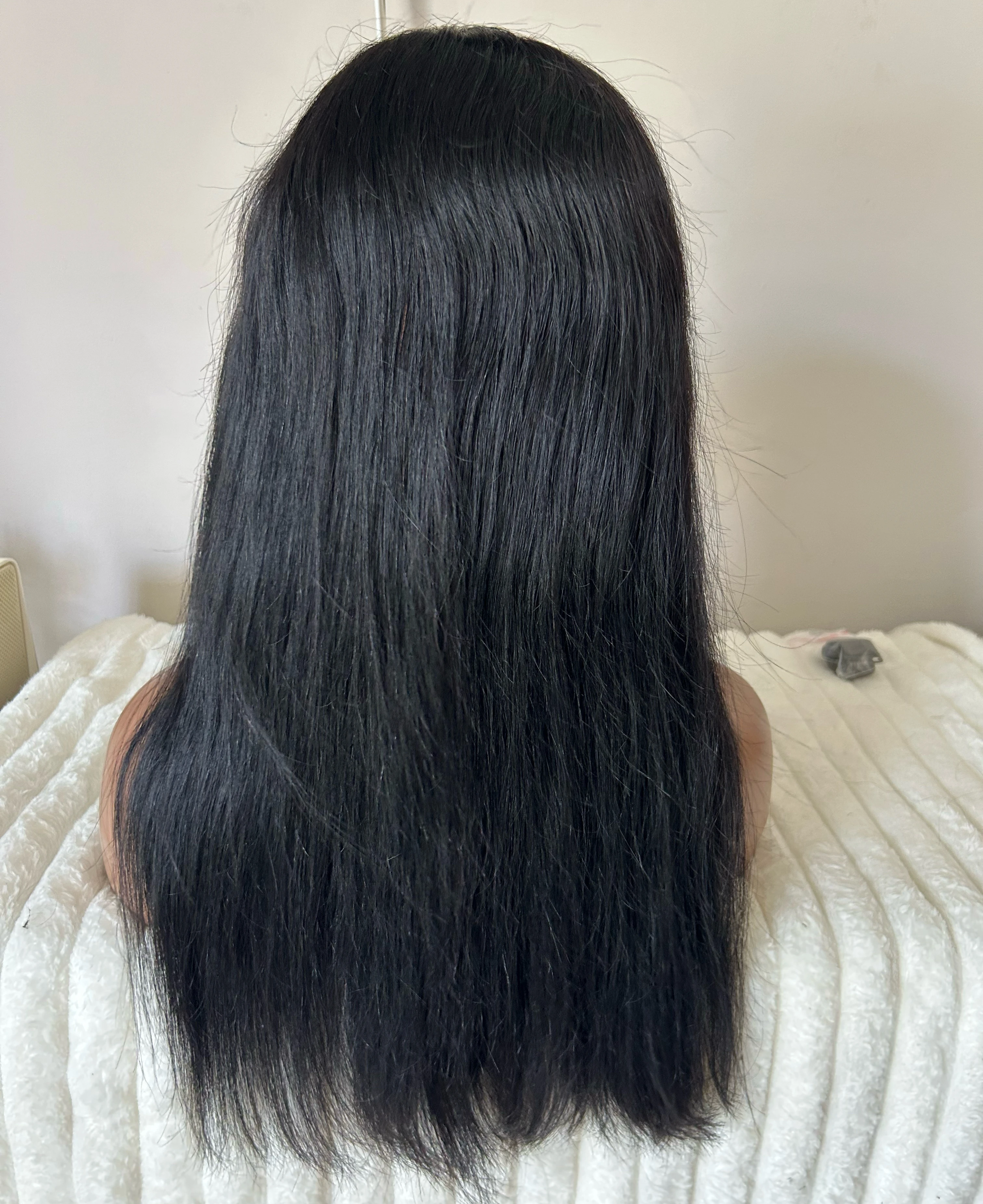 Peluca con galluza de 18” 4