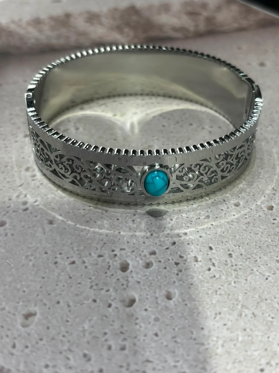 brazalete acero con enchape en oro 