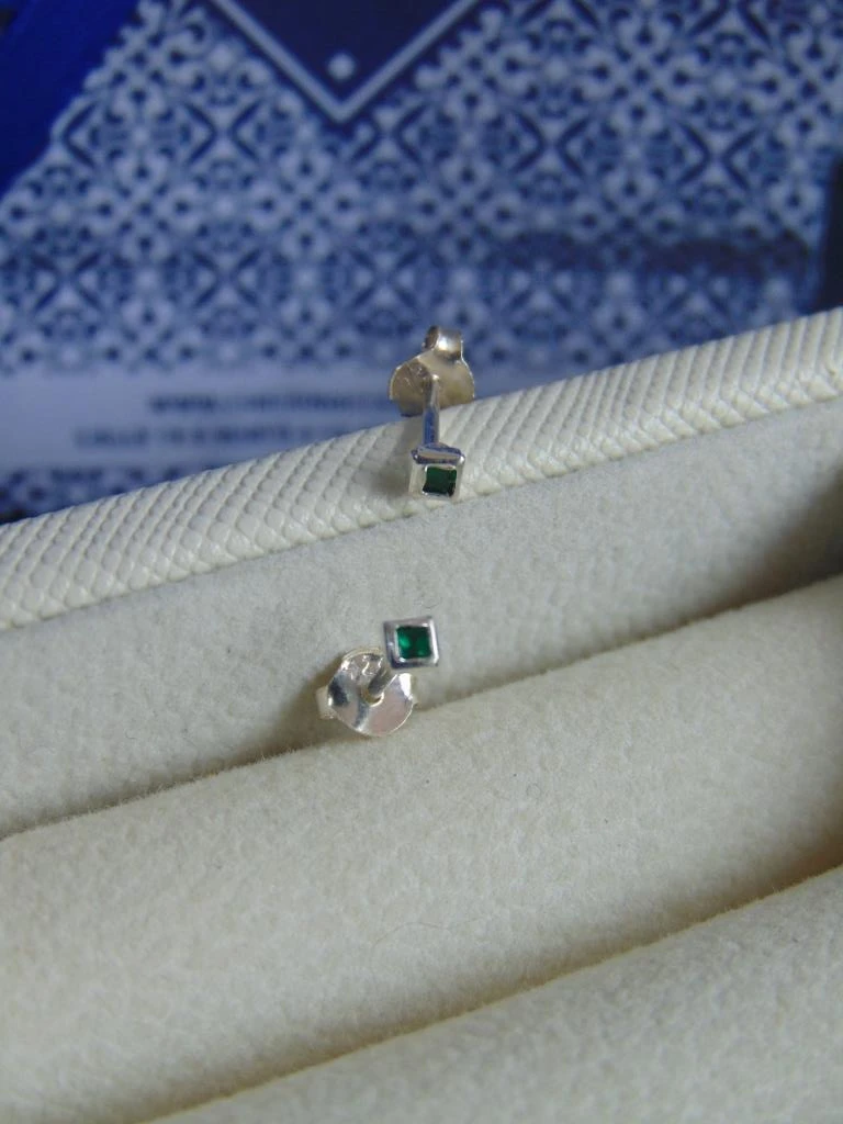 TOPOS PLATA LEY 925 MINI CHISPA CUADRADA VERDE 2MM