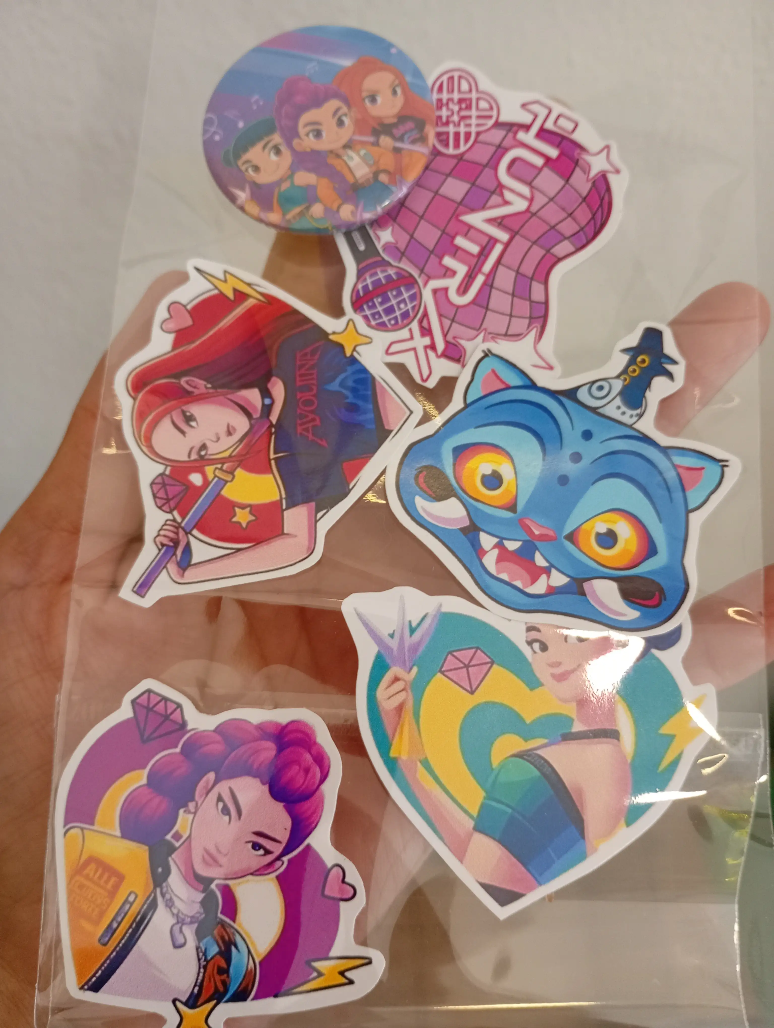 Stickers+pin 3