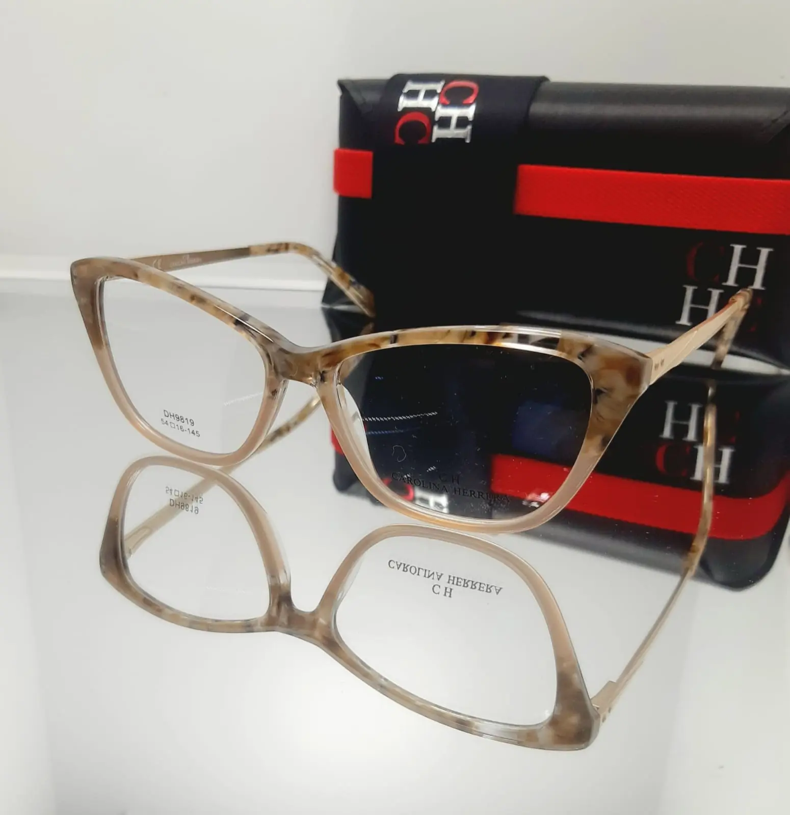 *Montura Carolina Herrera replica 3A  3