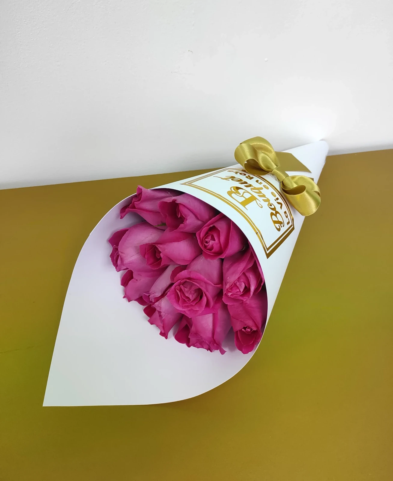Cono de 12 rosas 7