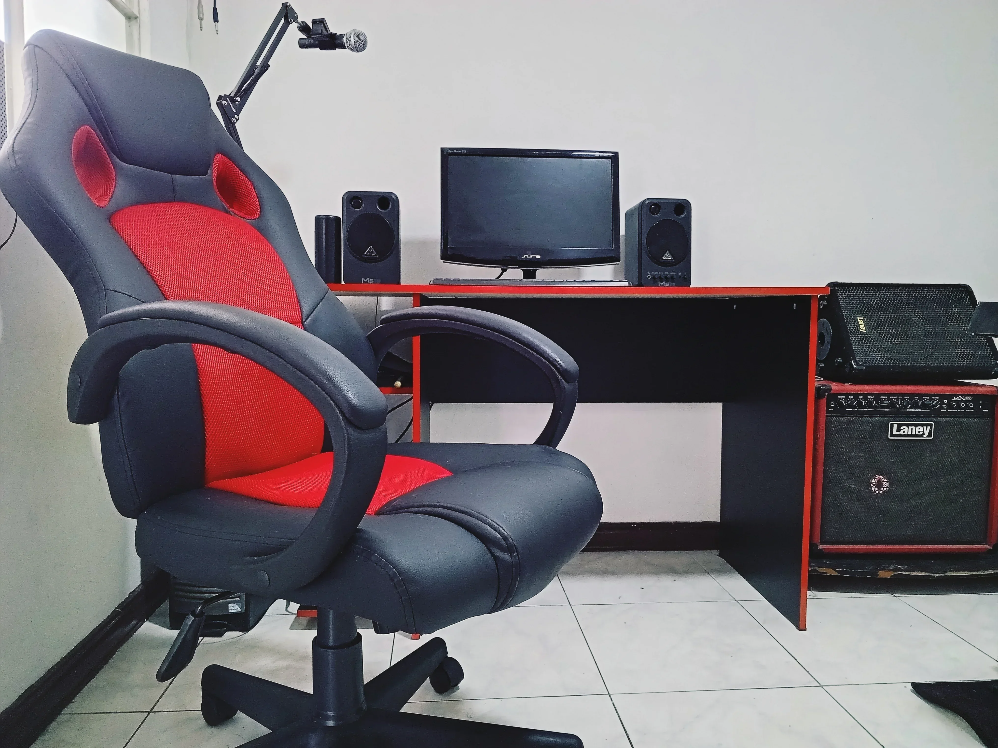 Oferta Combo Gamer Escritorio y Silla  4