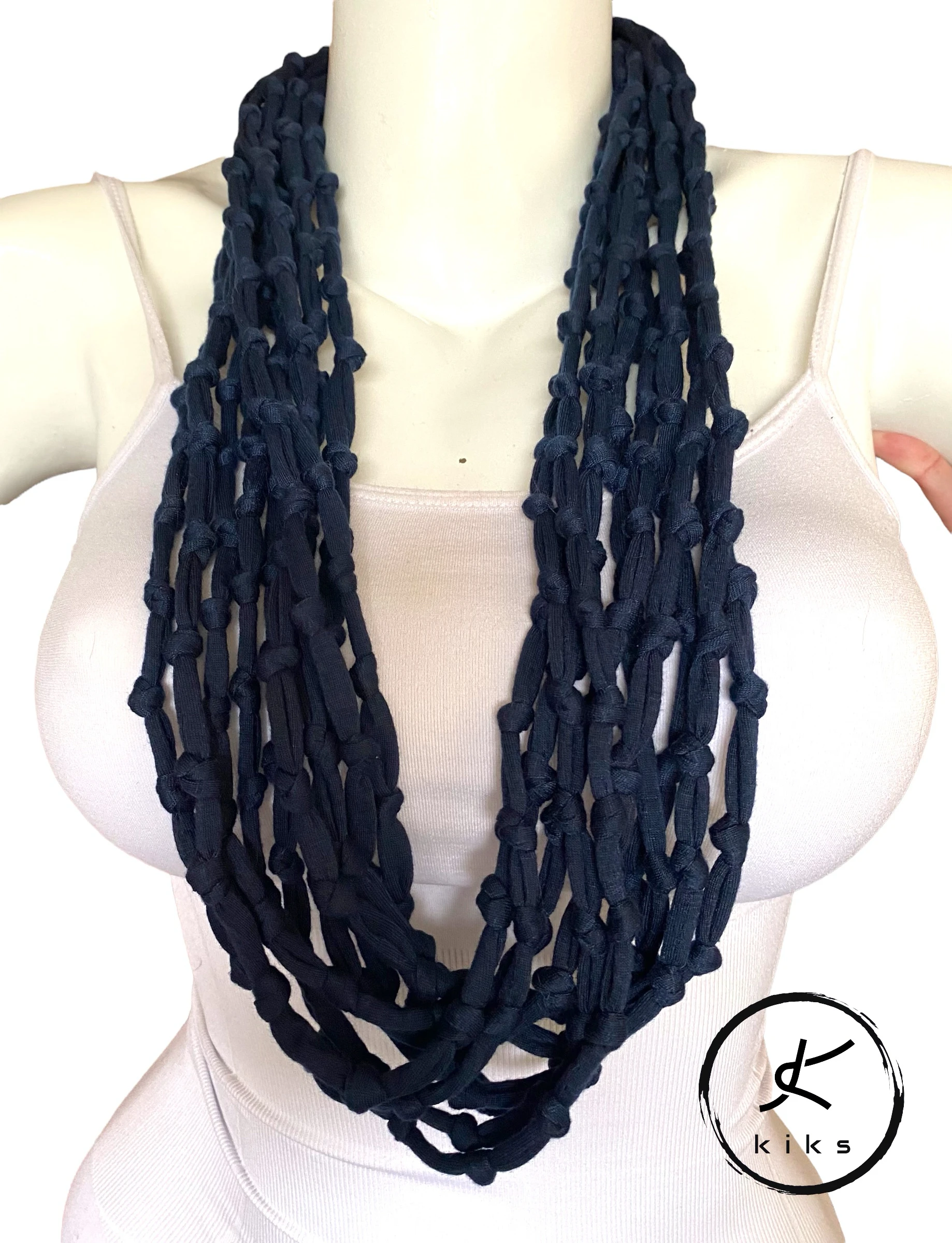 Collar de Trapillo lrgo con nudos