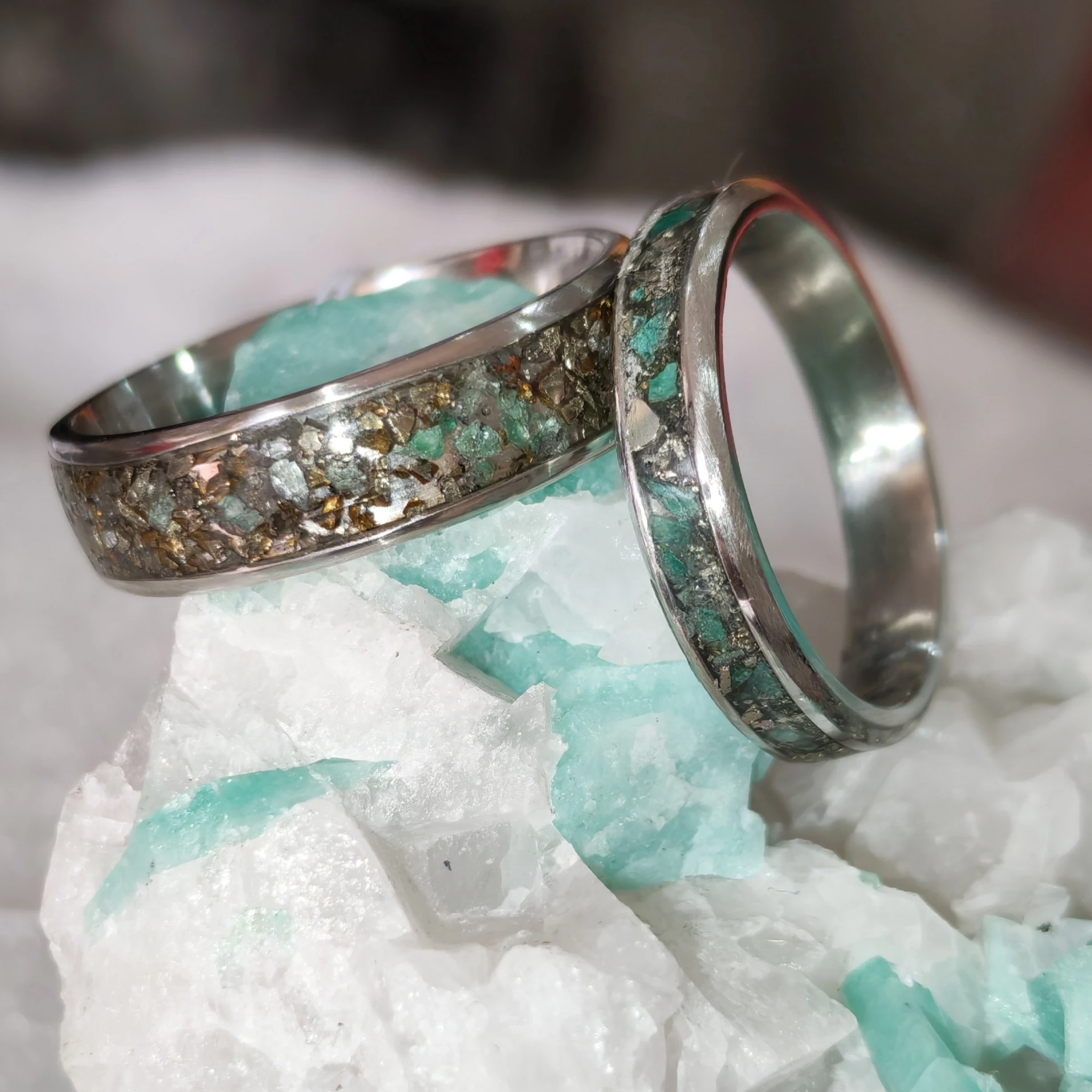 Anillo Dama con Esmeraldas y Piritas 6