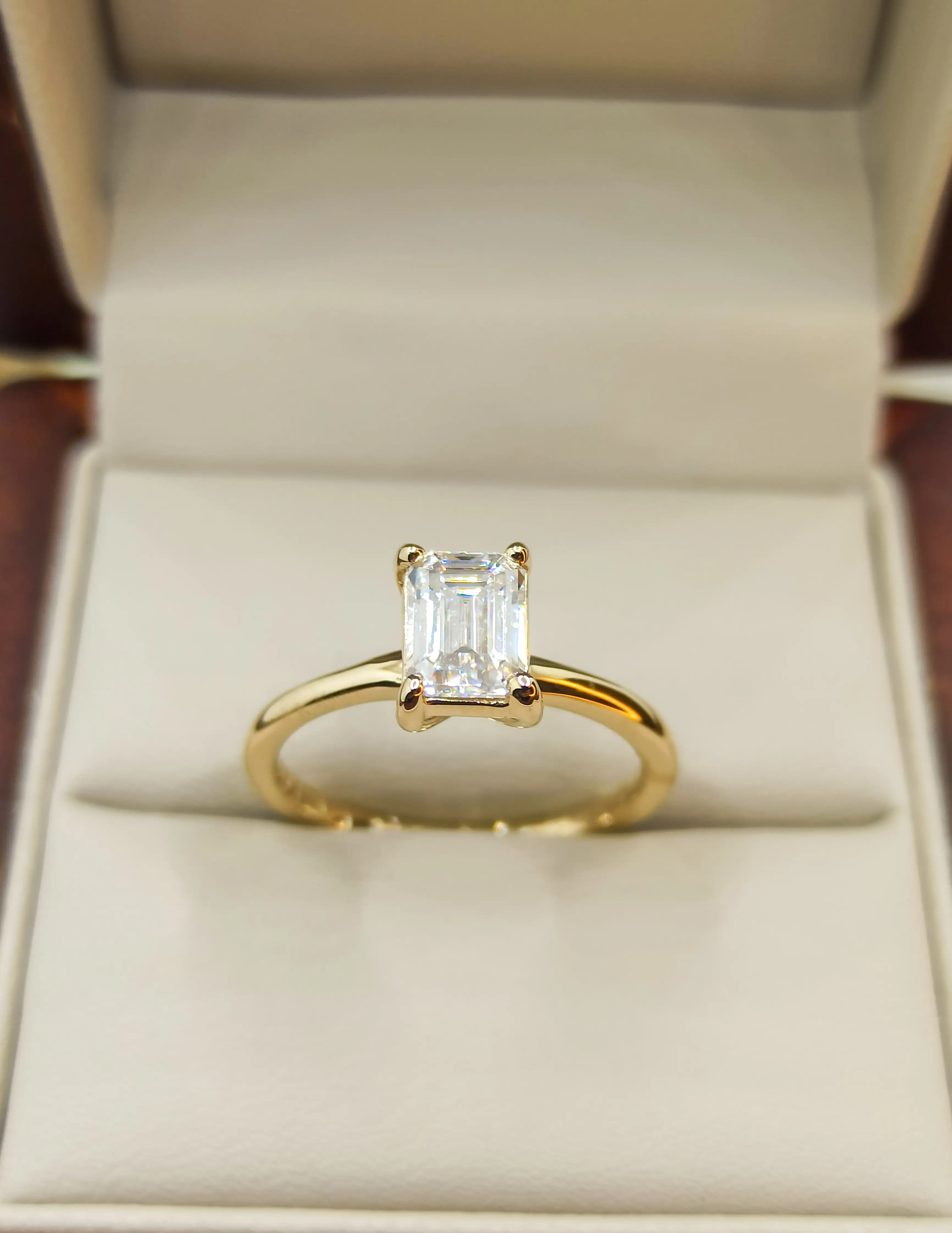 Anillo Slim Esmeralda  2