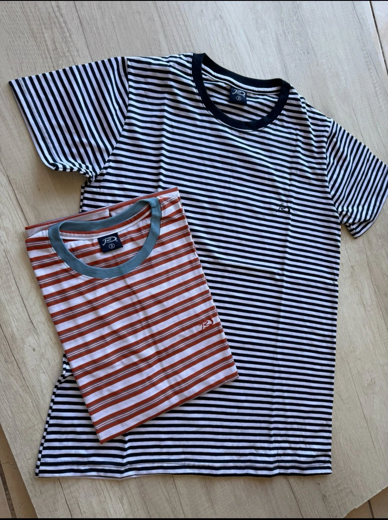 REMERAS A RAYAS VARIEDAD 