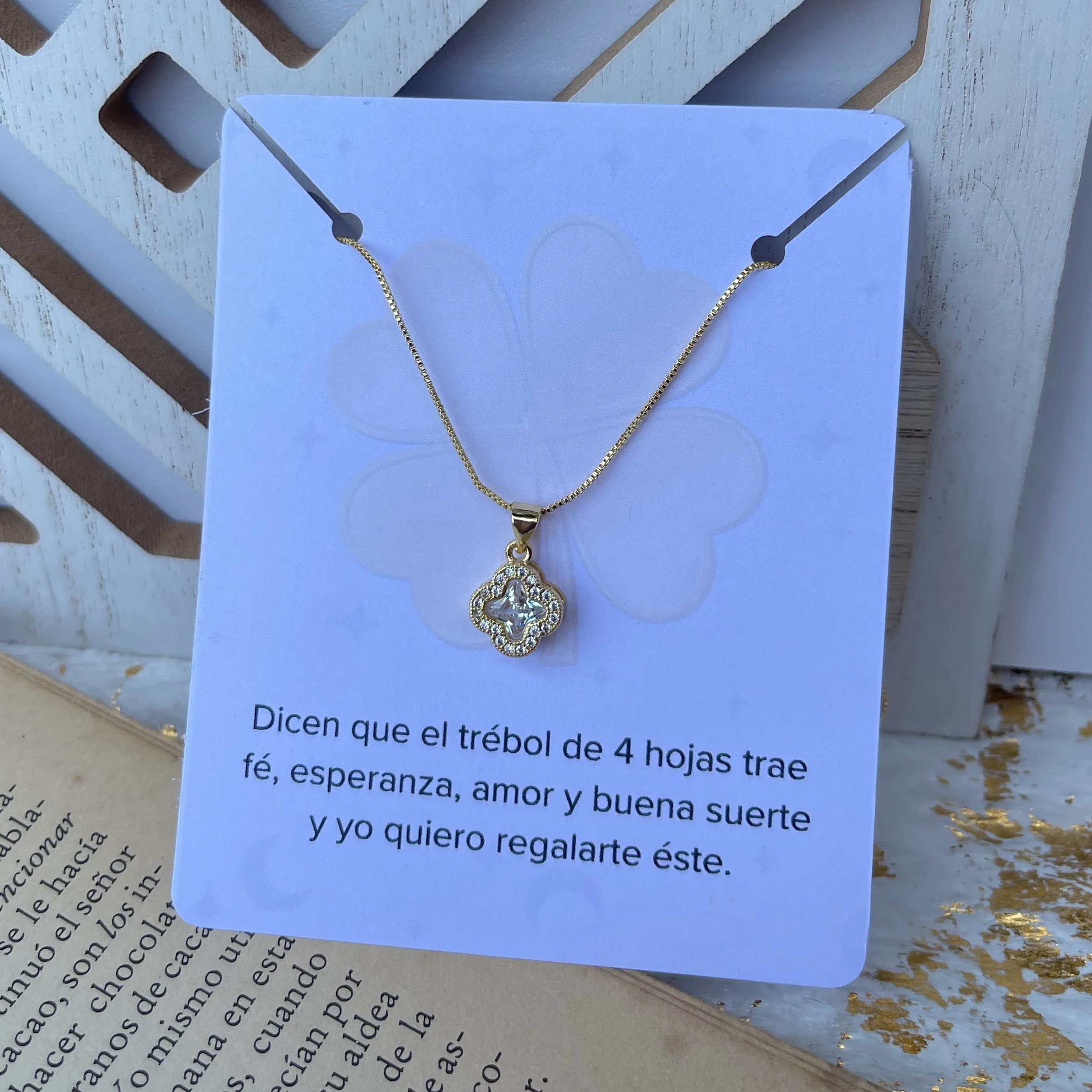 CADENA TRÉBOL PIEDRA