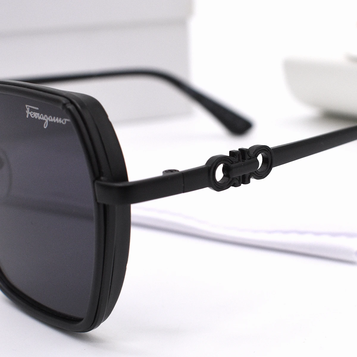 Gafas de sol Ferragamo 8