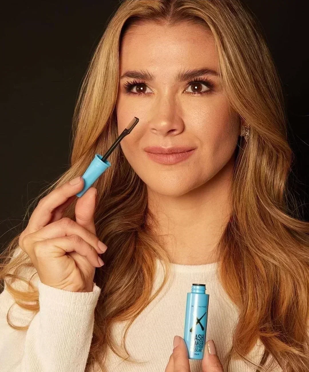 prebel max factor pestañina peinilla