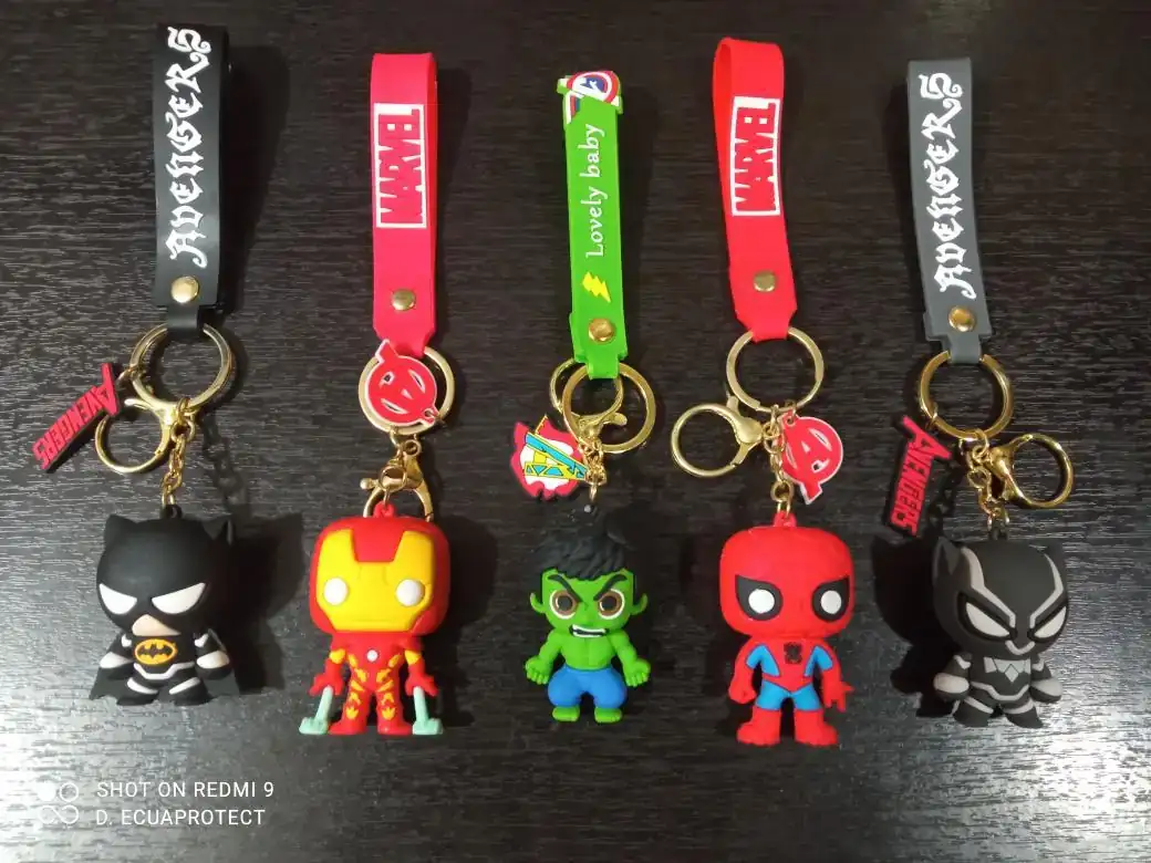 LLAVERO MARVEL & AVENGERS 🦇🤖🟩🕸️
