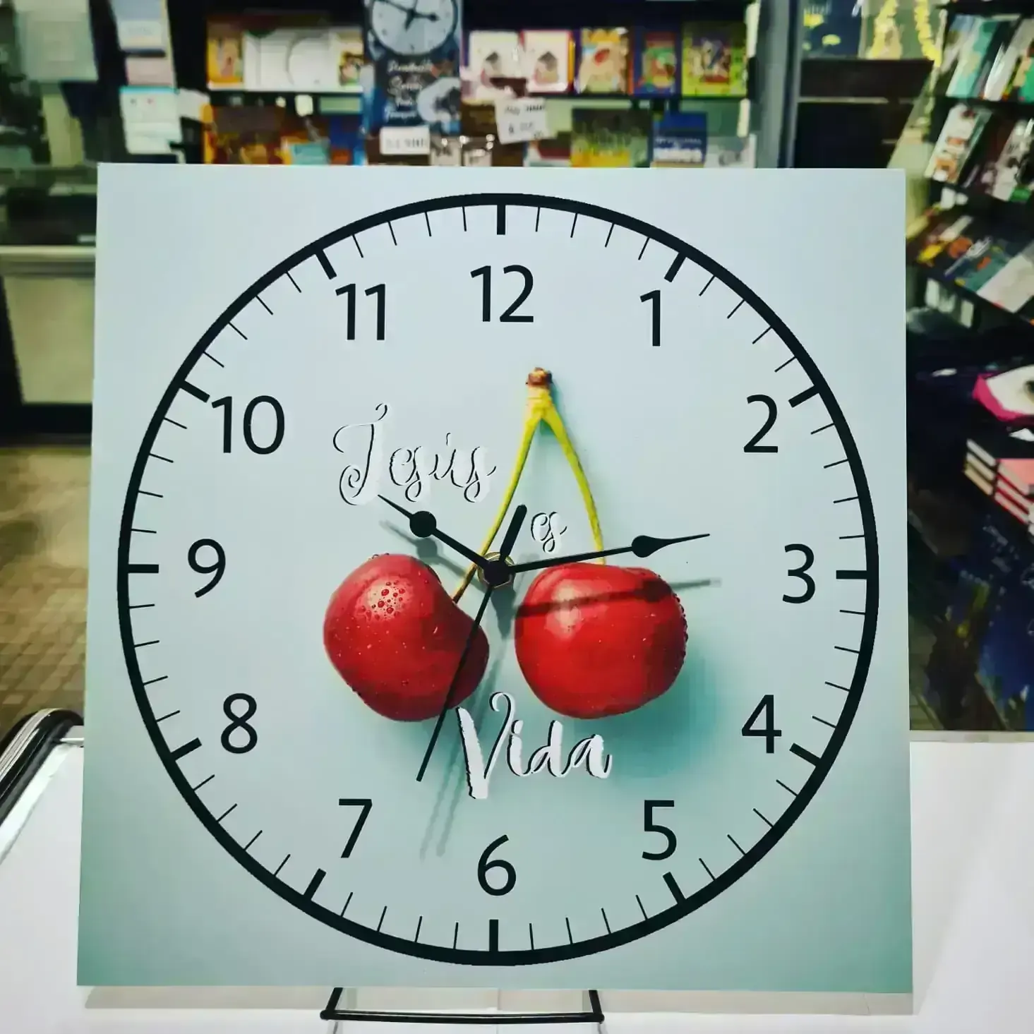 Reloj cuadrado de pared. R108