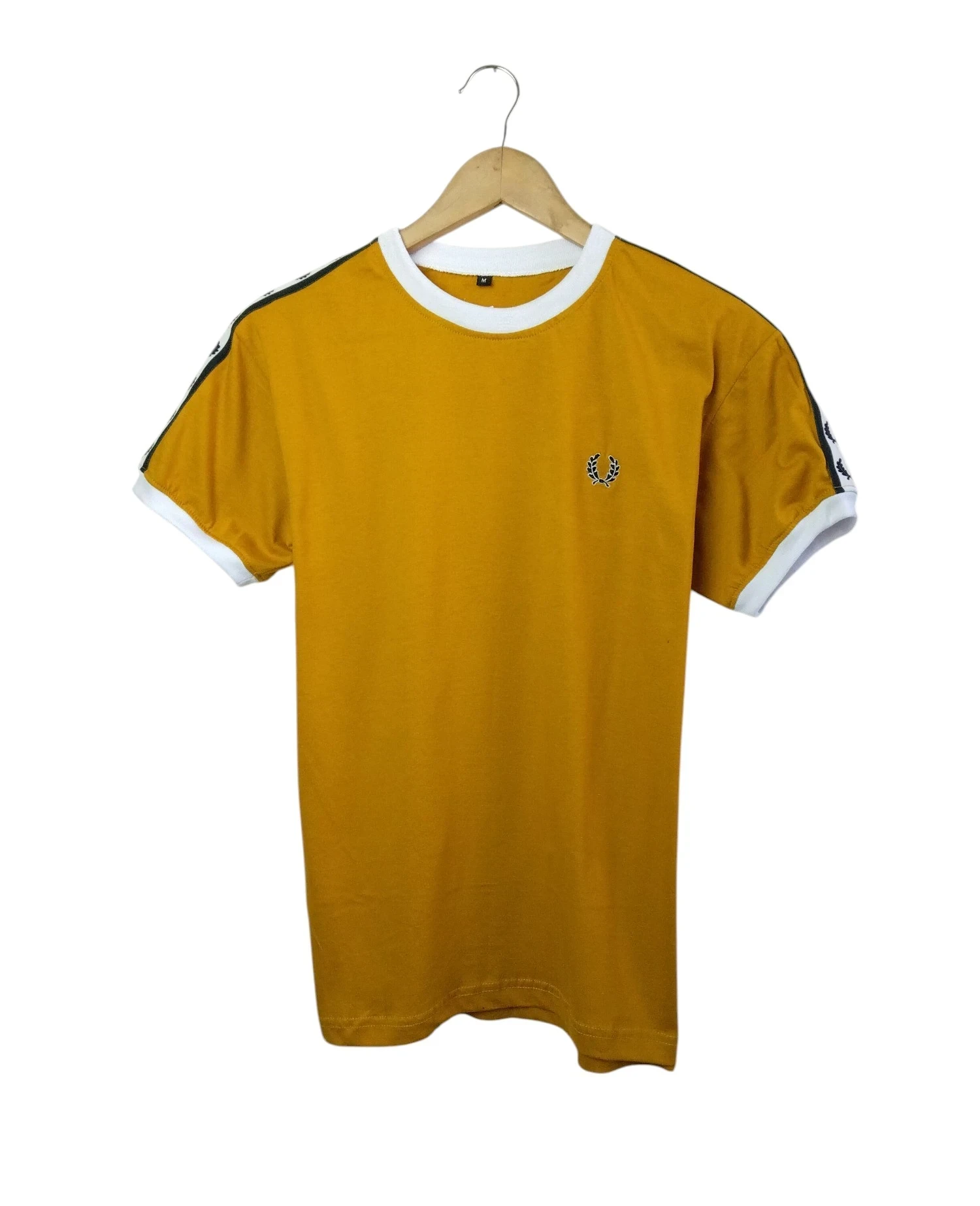 Camiseta cinta laureles en hombros mostaza  2