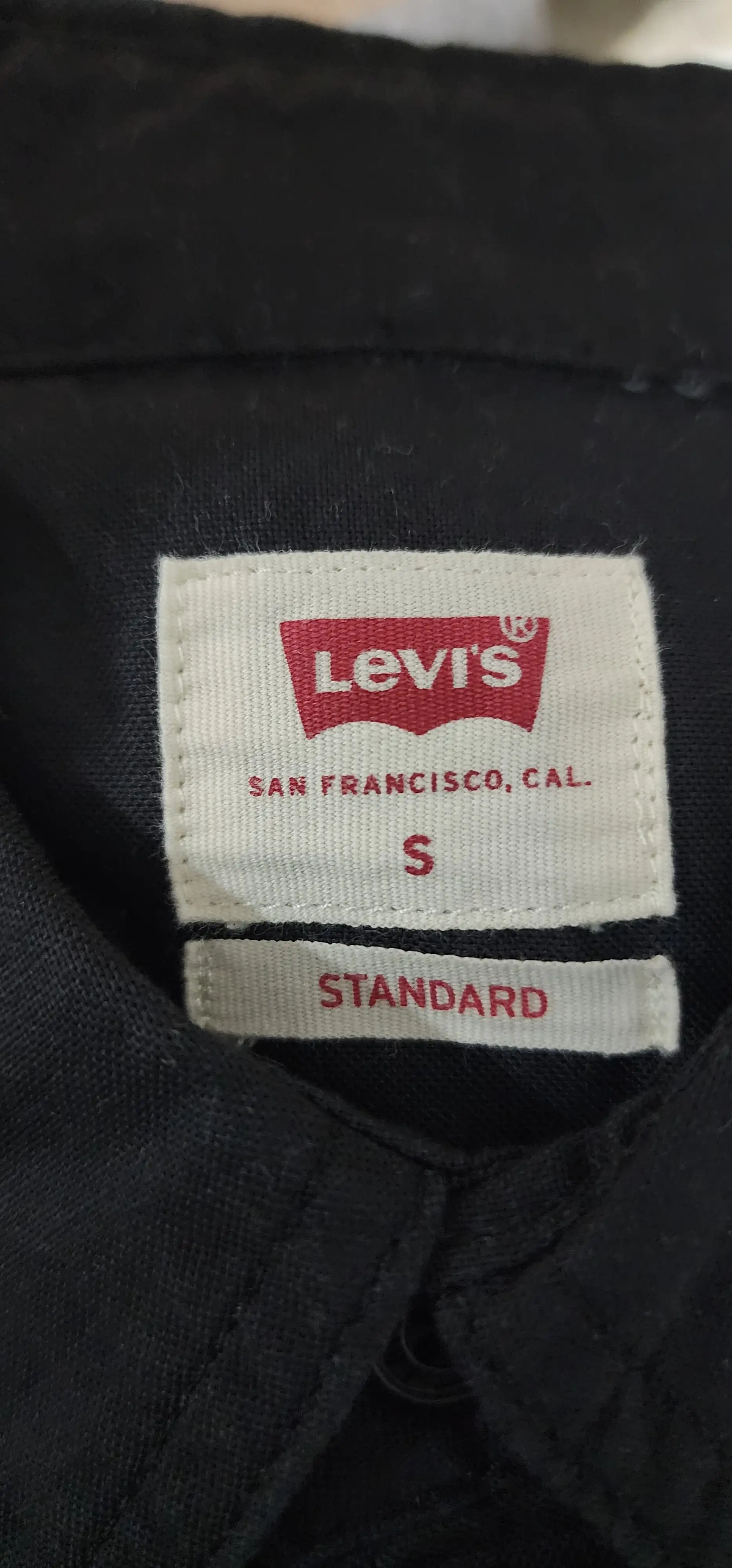 Camisa negra Levis 3