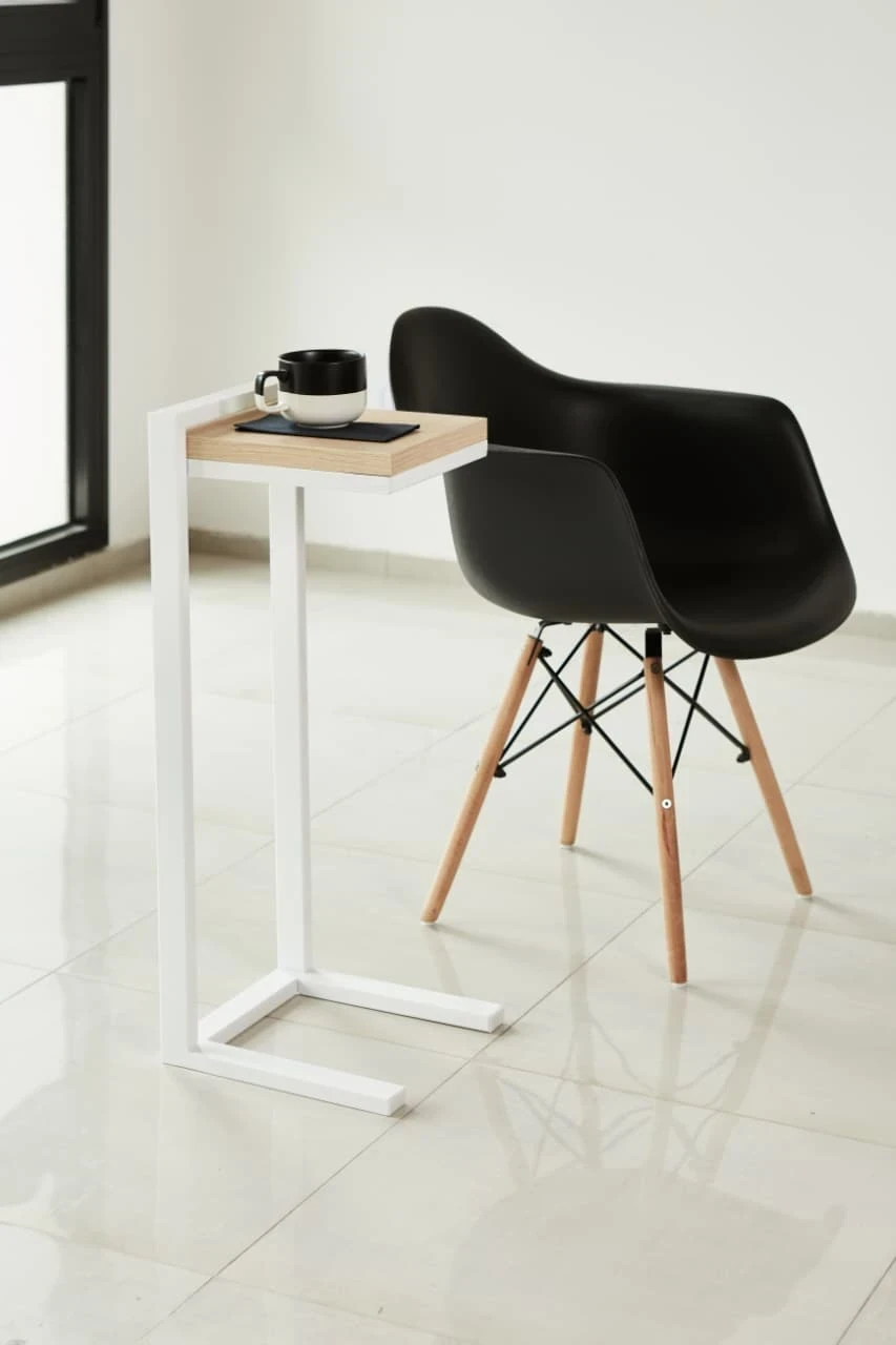 MESA DE APOYO SILCAR COLOR BLANCO Y ROBLE AMERICANO INGRESAN 23/10